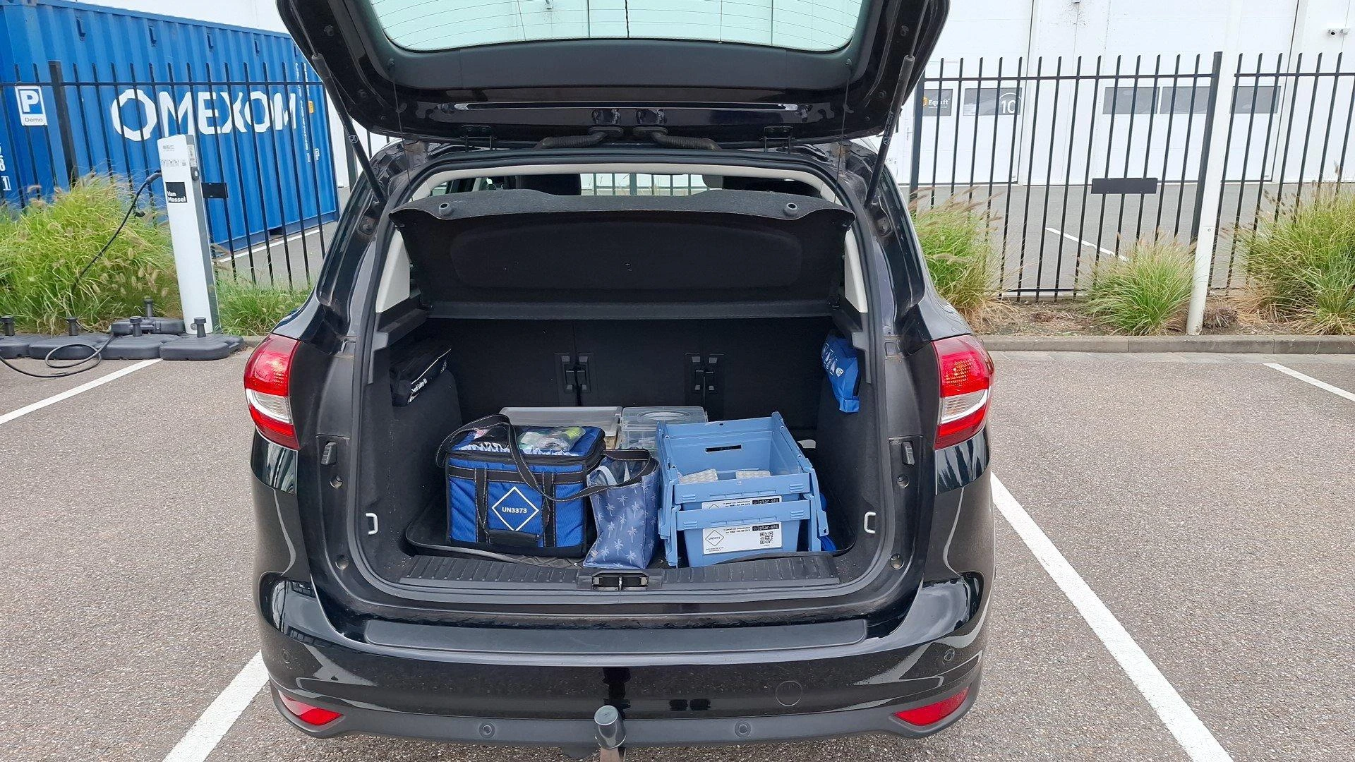 Ford-C-MAX-image-12