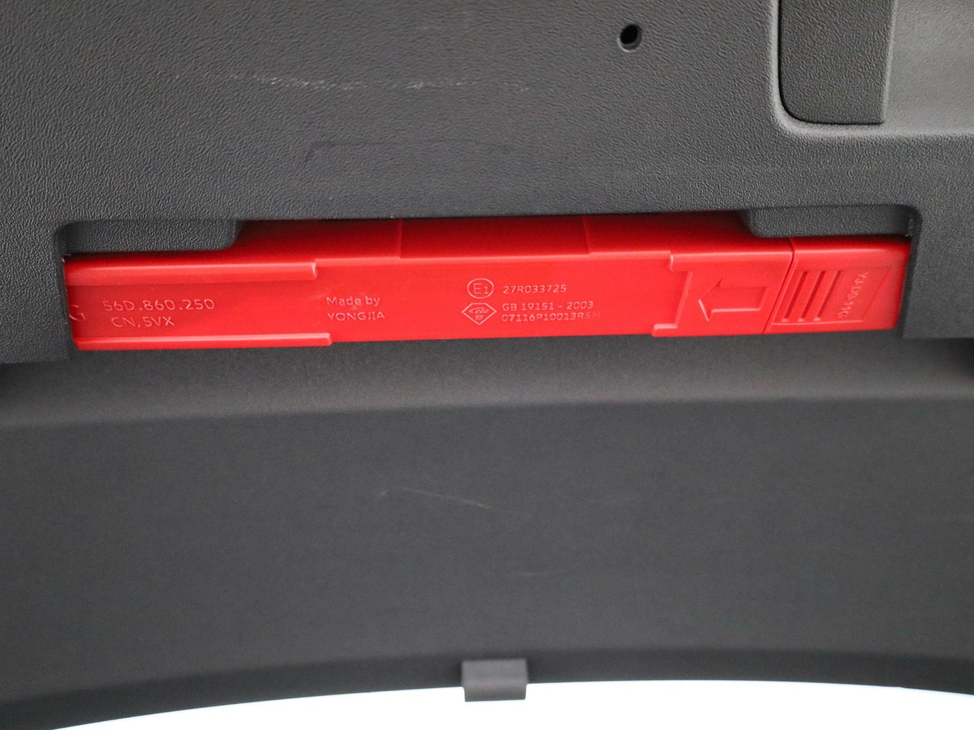 Volkswagen-Tiguan-image-11