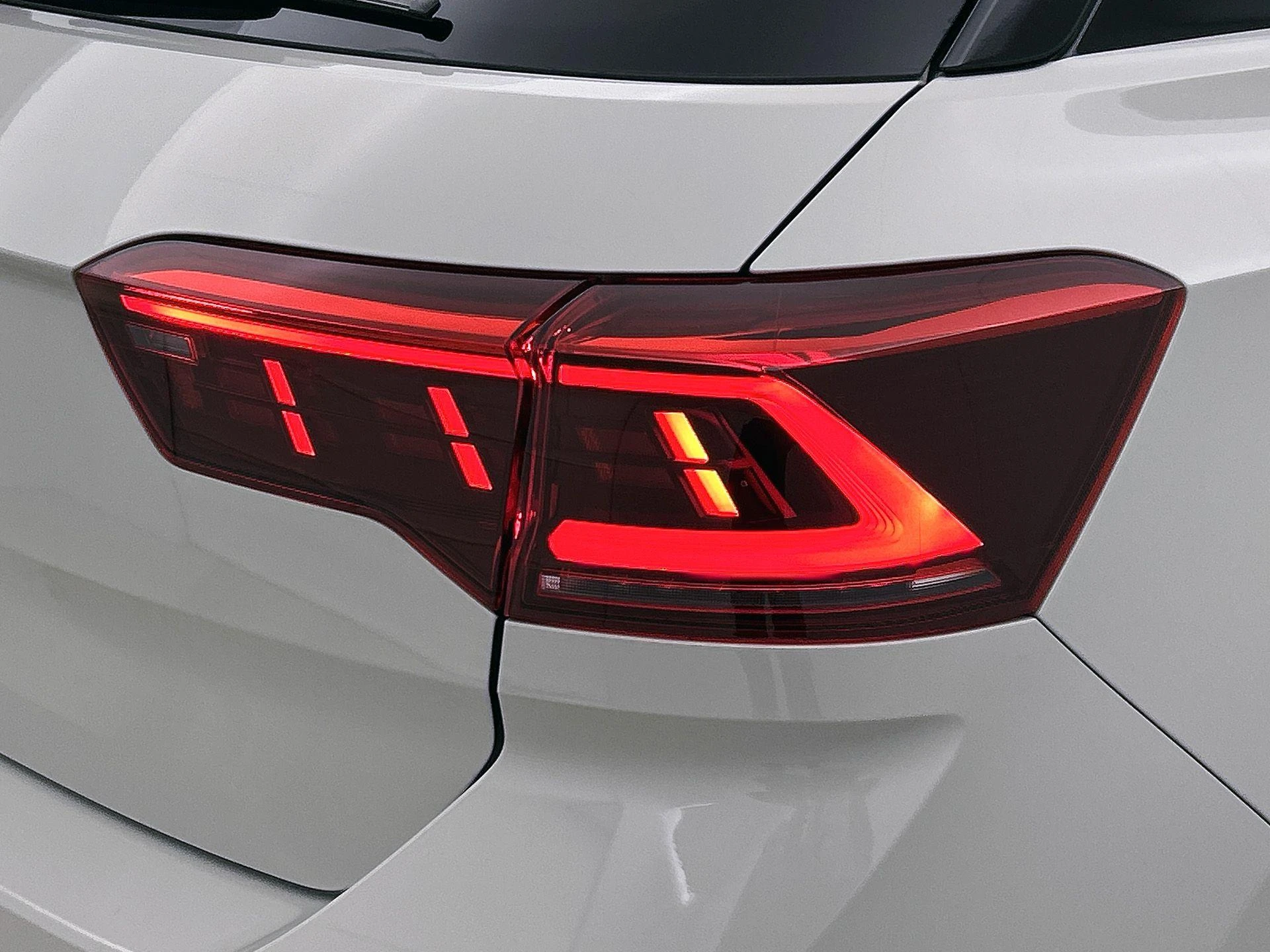 Volkswagen-T-Roc-image-29
