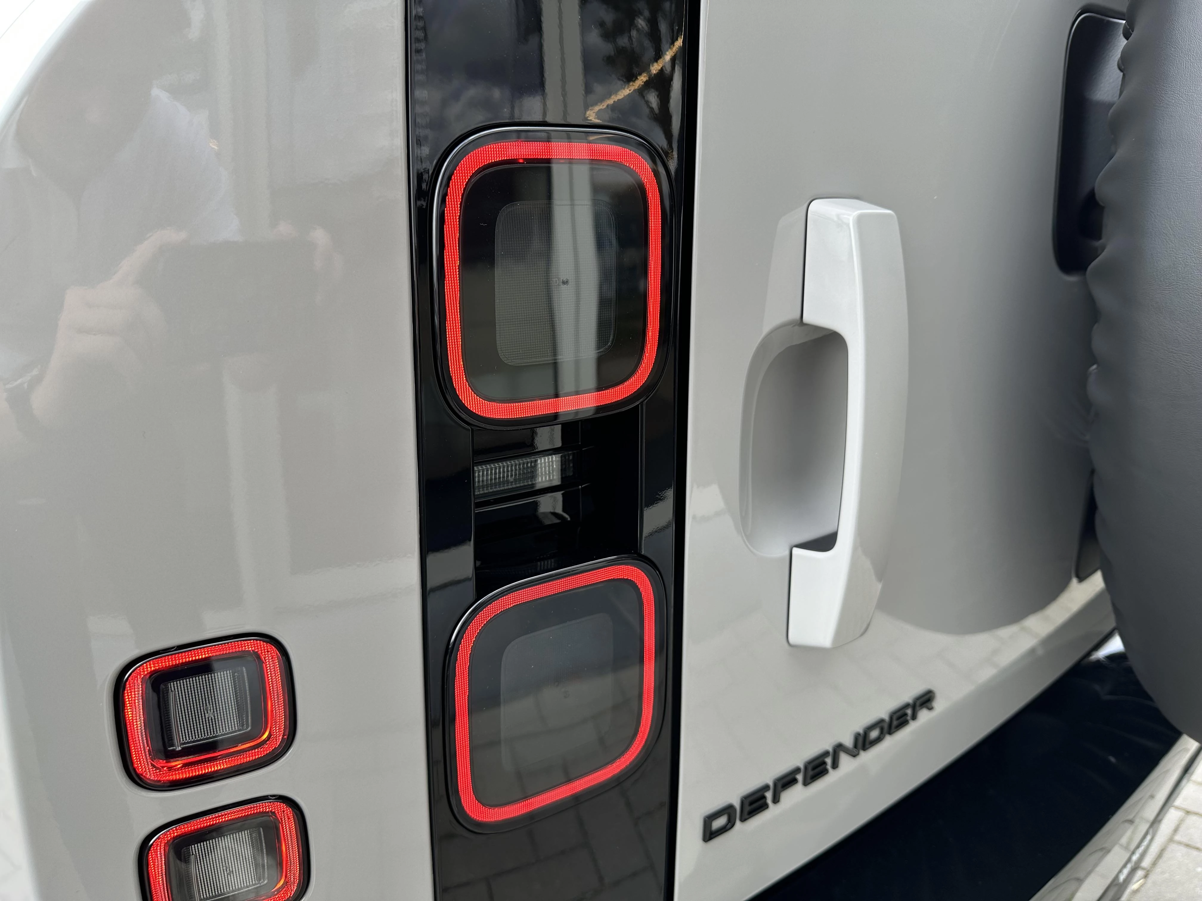 Land Rover-Defender-image-30