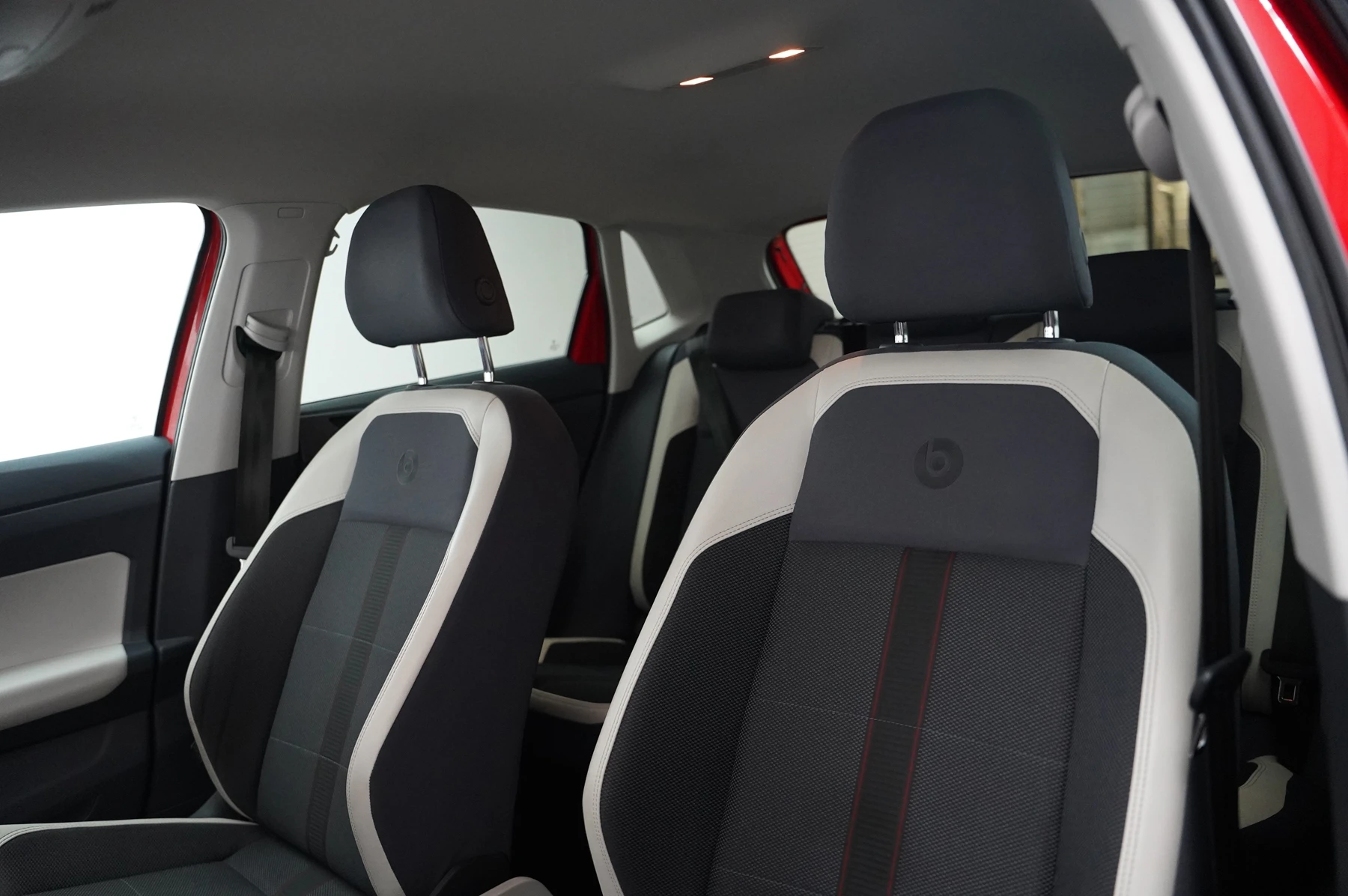 Volkswagen-Polo-image-26