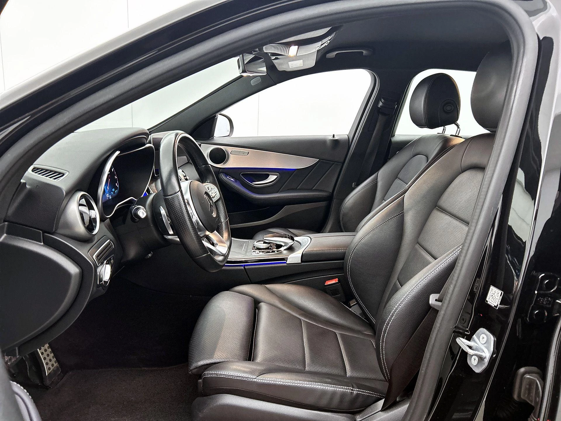 Mercedes-Benz-C-Klasse-image-31