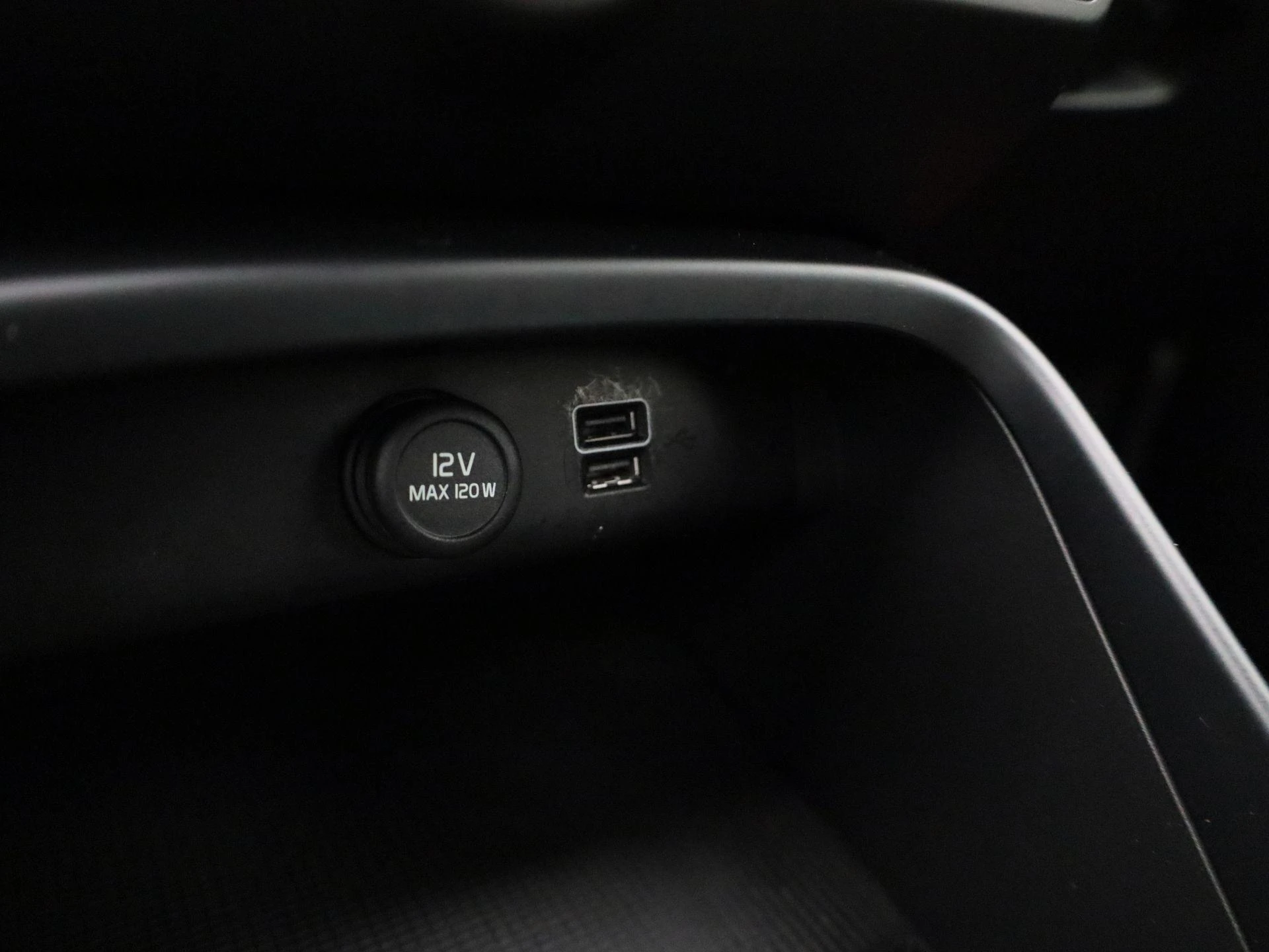 Volvo-XC40-image-21