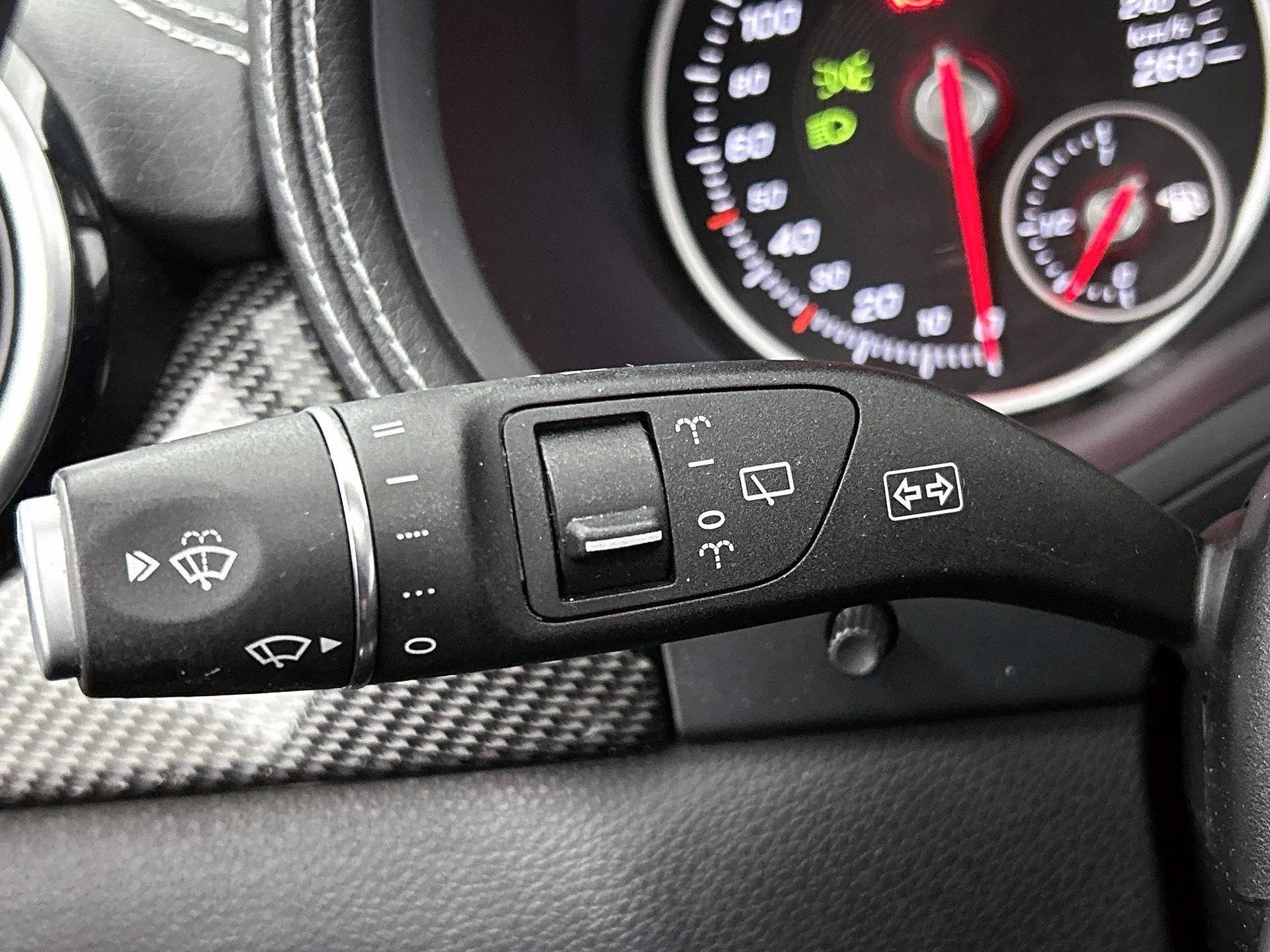 Mercedes-Benz-B-Klasse-image-8