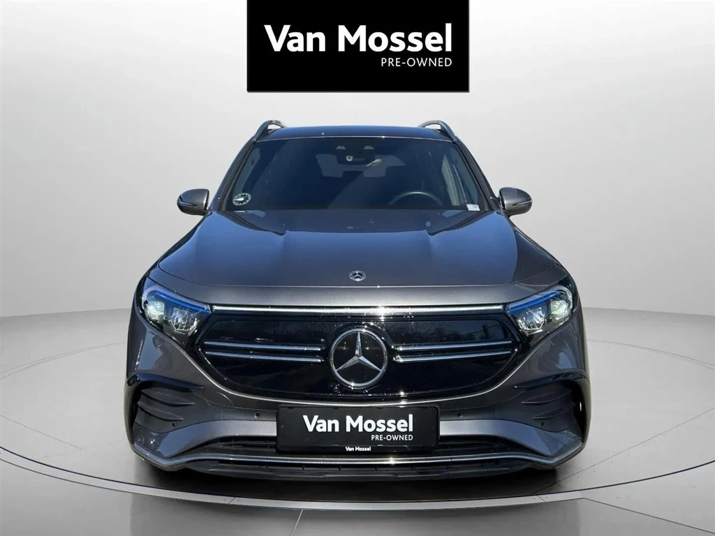 Mercedes-Benz-EQB-image-1