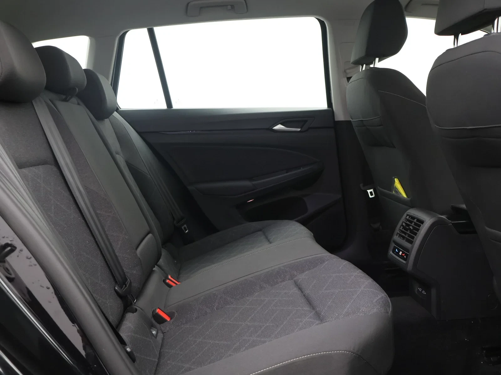 Volkswagen Golf VIII SW Golf Variant Life 1.0eTSI 110PK *AUTOMAAT*VIRTUAL COCKPIT*LED*ACC*PDC*APP-CONNECT*...*