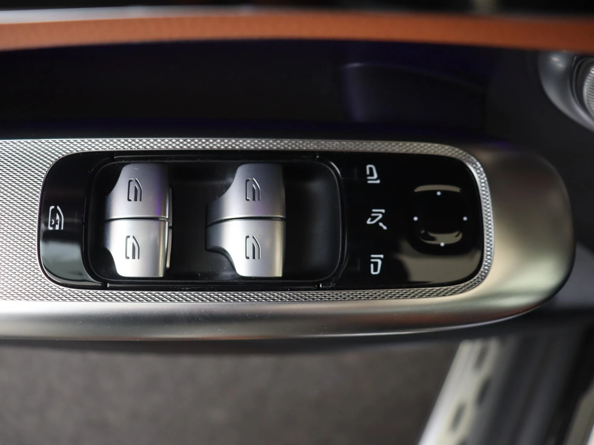 Mercedes-Benz-GLC-image-26