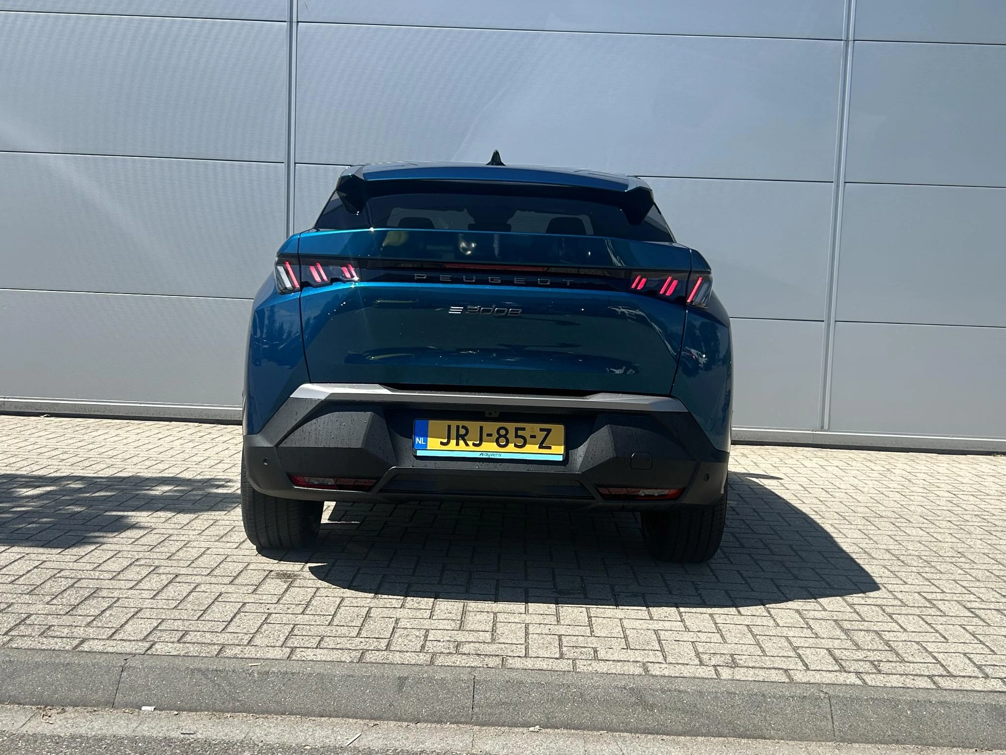 Peugeot e-3008