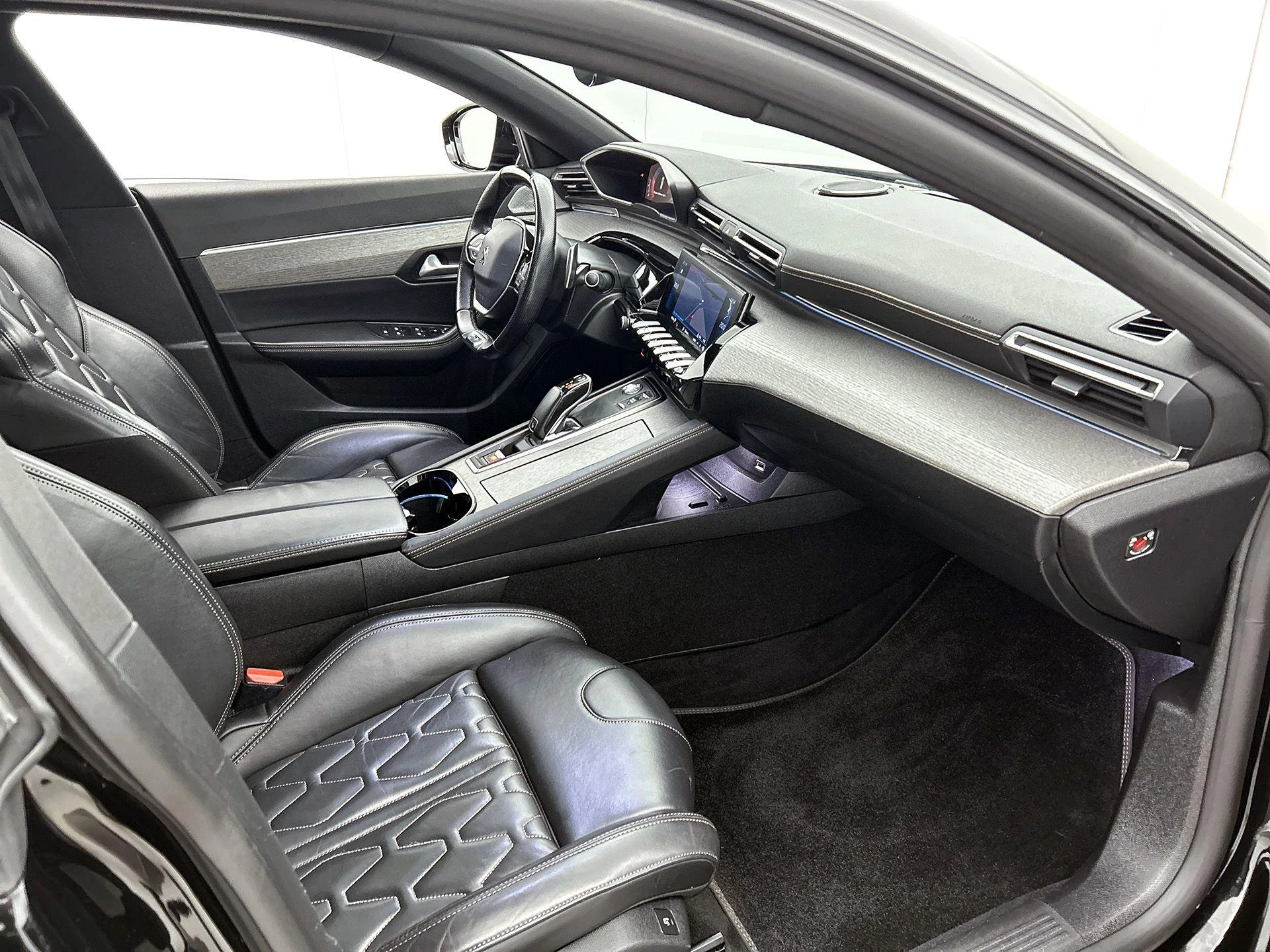 Peugeot-508-image-24