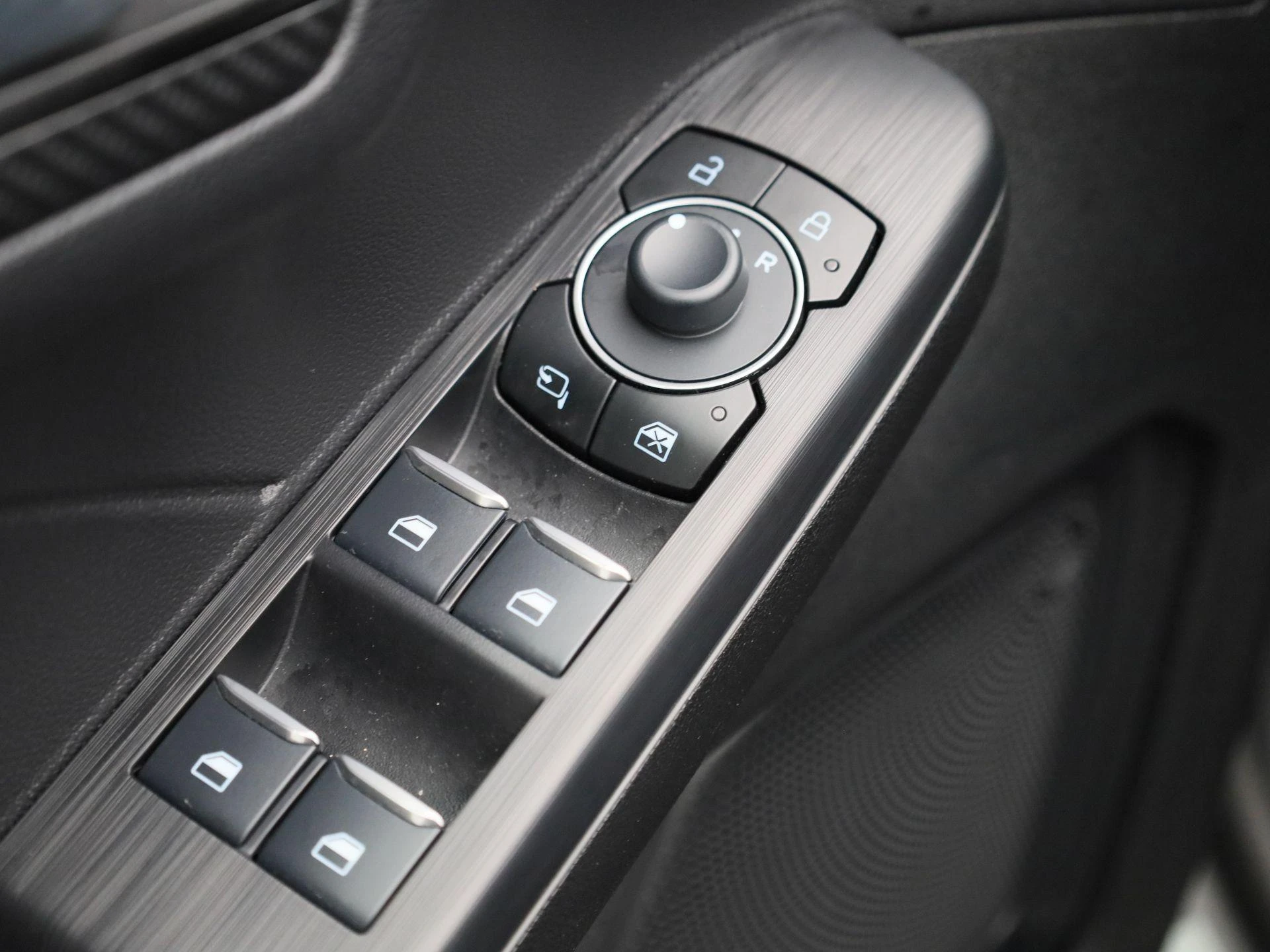 Ford-Kuga-image-30