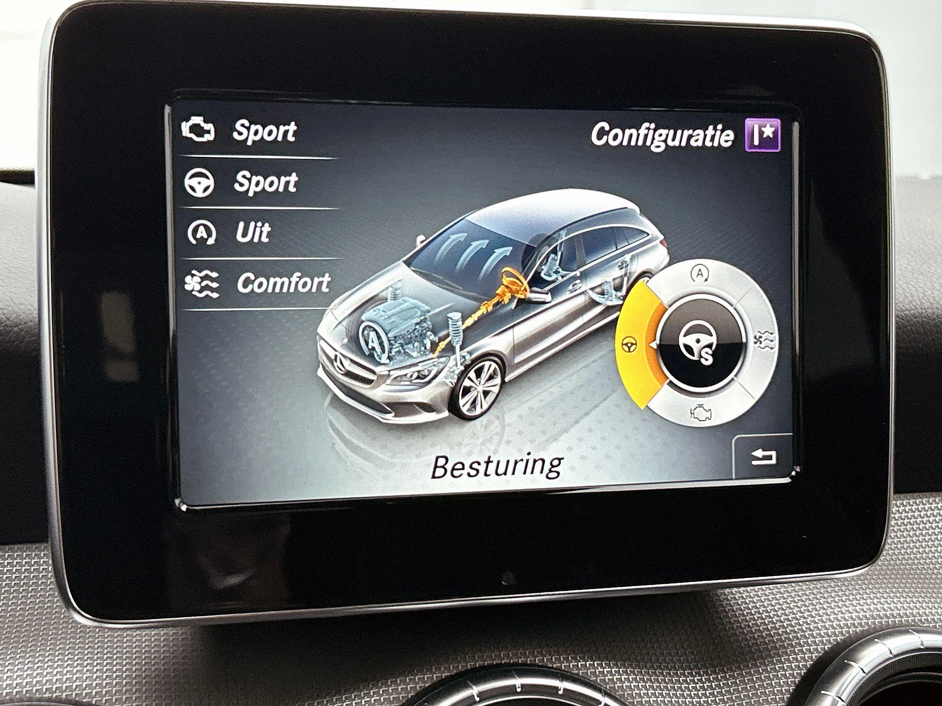 Mercedes-Benz-CLA-image-11