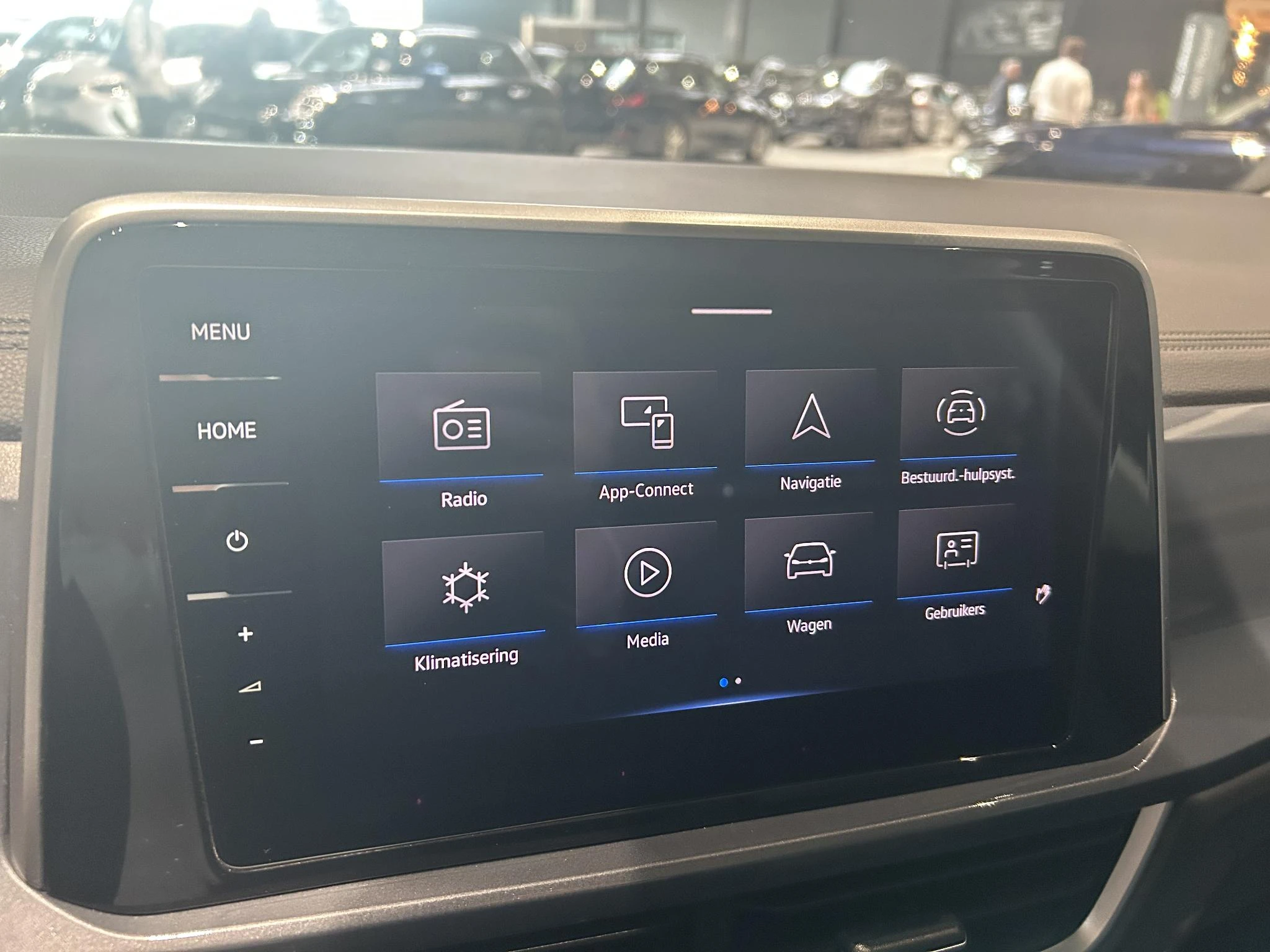 Volkswagen-T-Roc-image-10