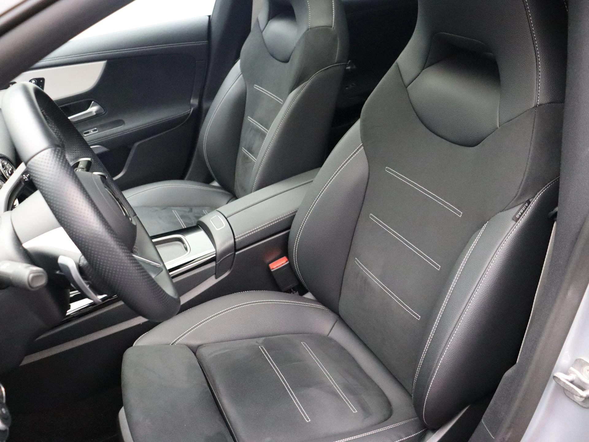 Mercedes-Benz-CLA-image-14