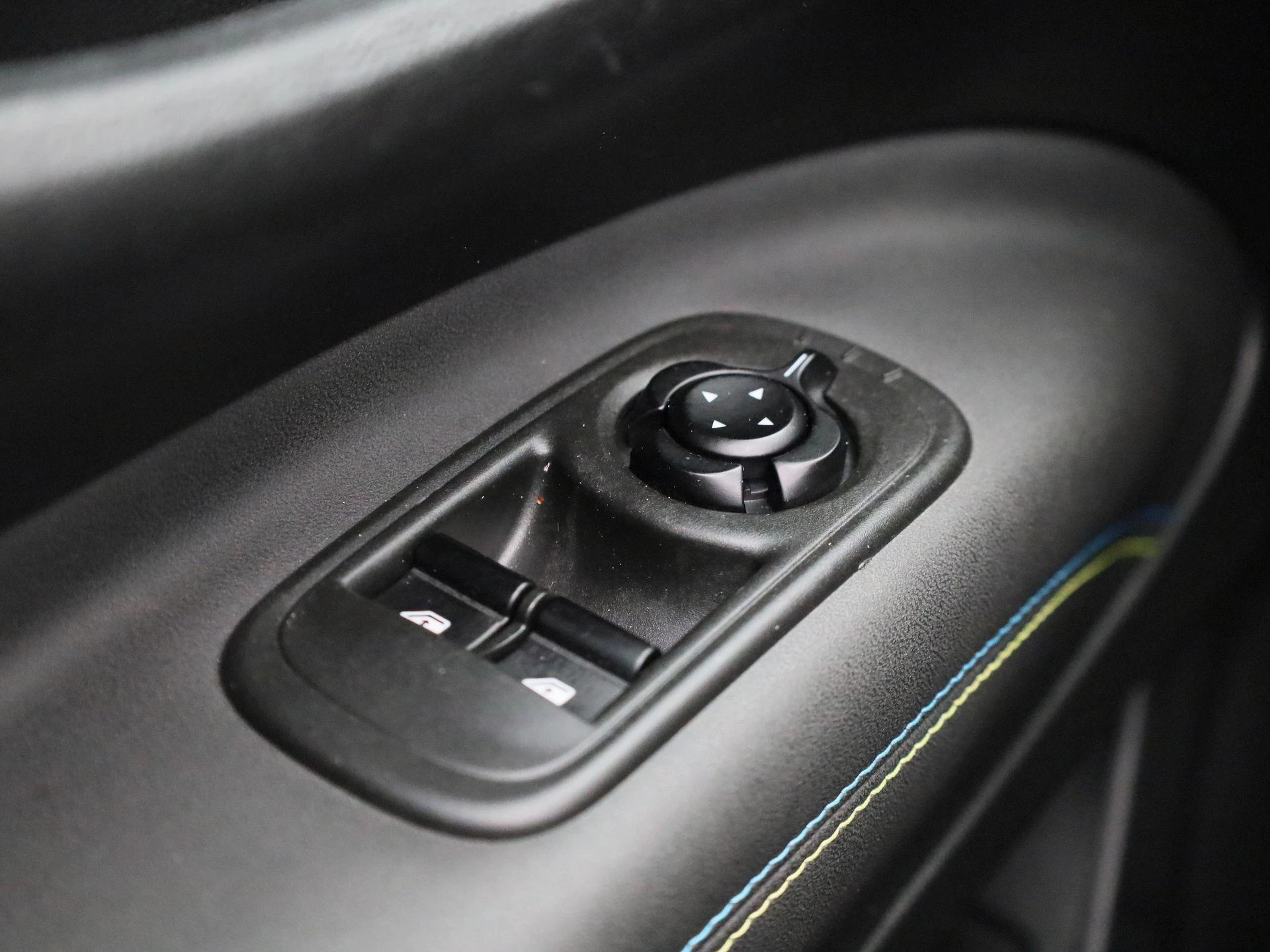 Abarth-500C-image-28