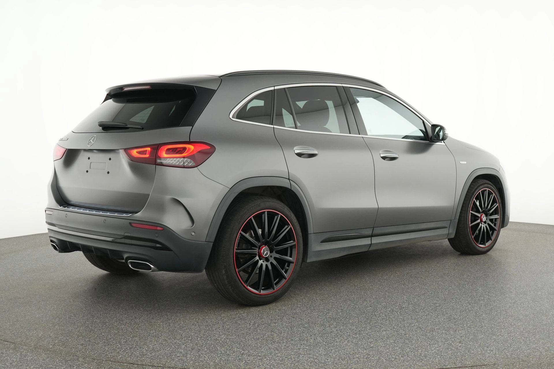 Mercedes-Benz GLA 180 d AMG Line + SPECIAL EDITION + LEDER + PANO + MULTIBEAM +
