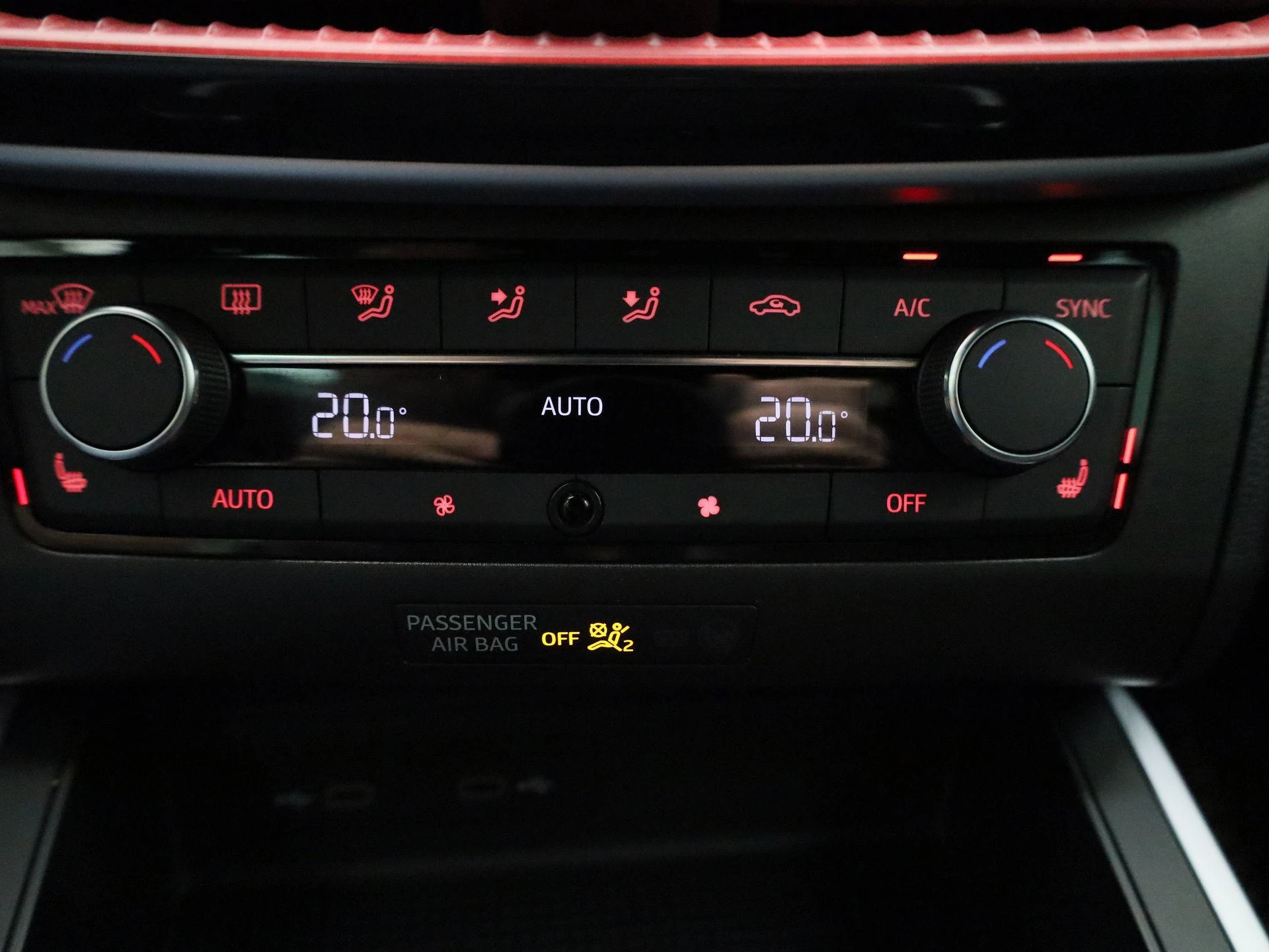 SEAT-Arona-image-18