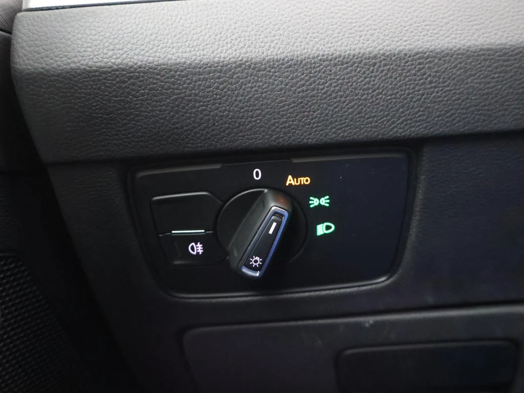 Volkswagen-Passat-image-24