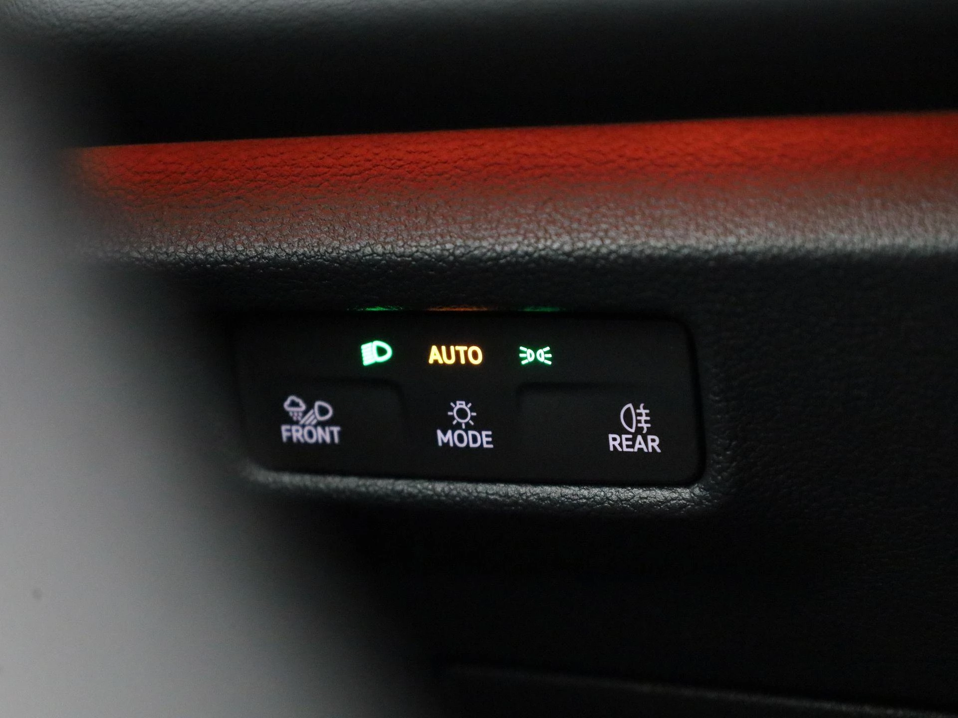 Volkswagen-Tiguan-image-26
