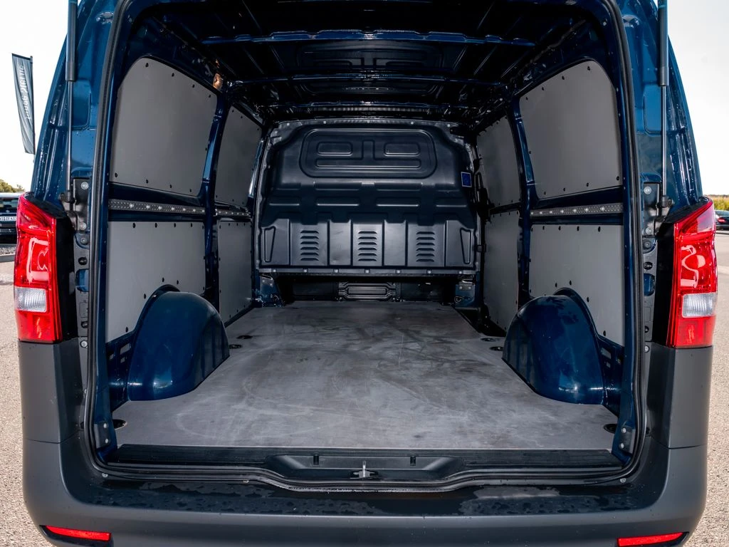 Mercedes-Benz-Vito 116-image-15