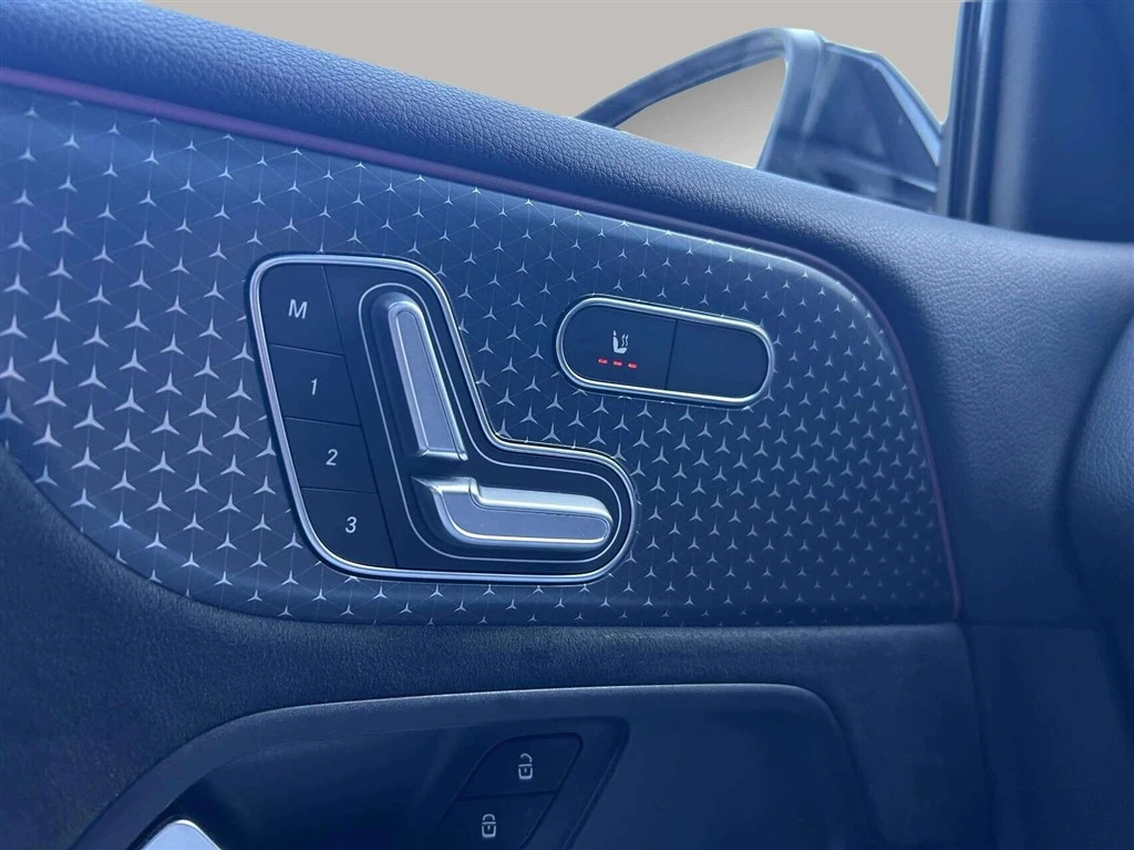 Mercedes-Benz-EQB-image-11