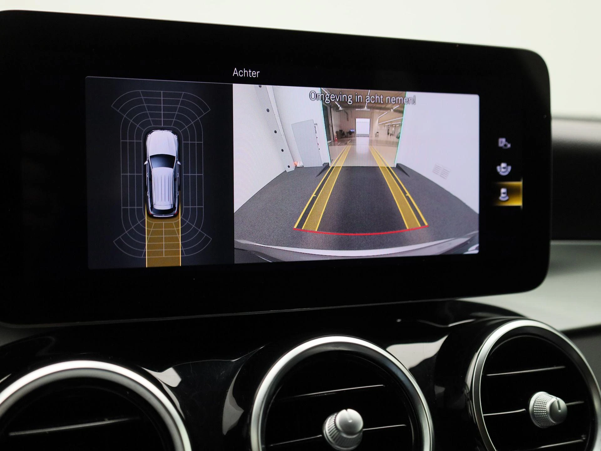 Mercedes-Benz-GLC-image-27