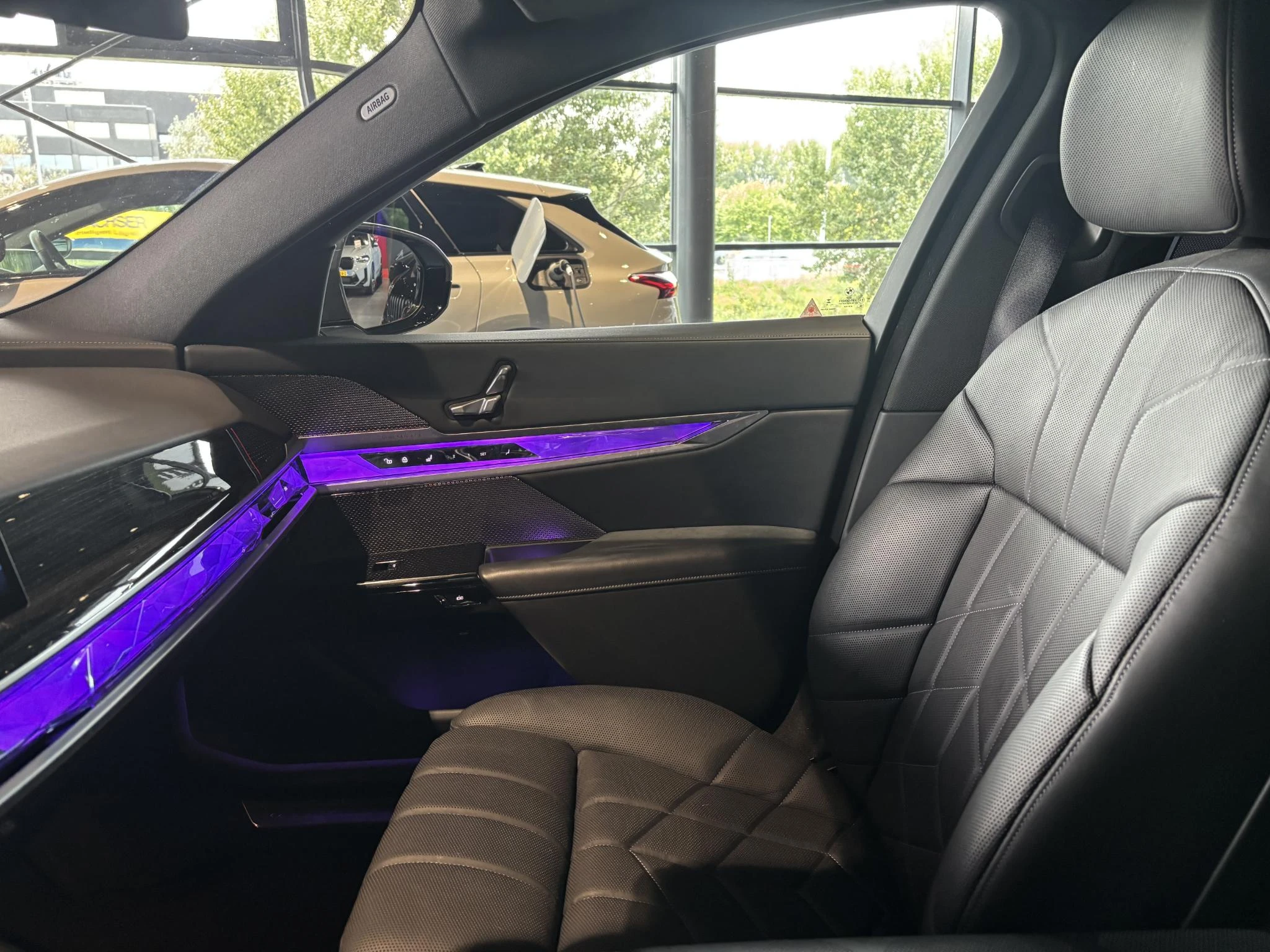 BMW-i7-image-11