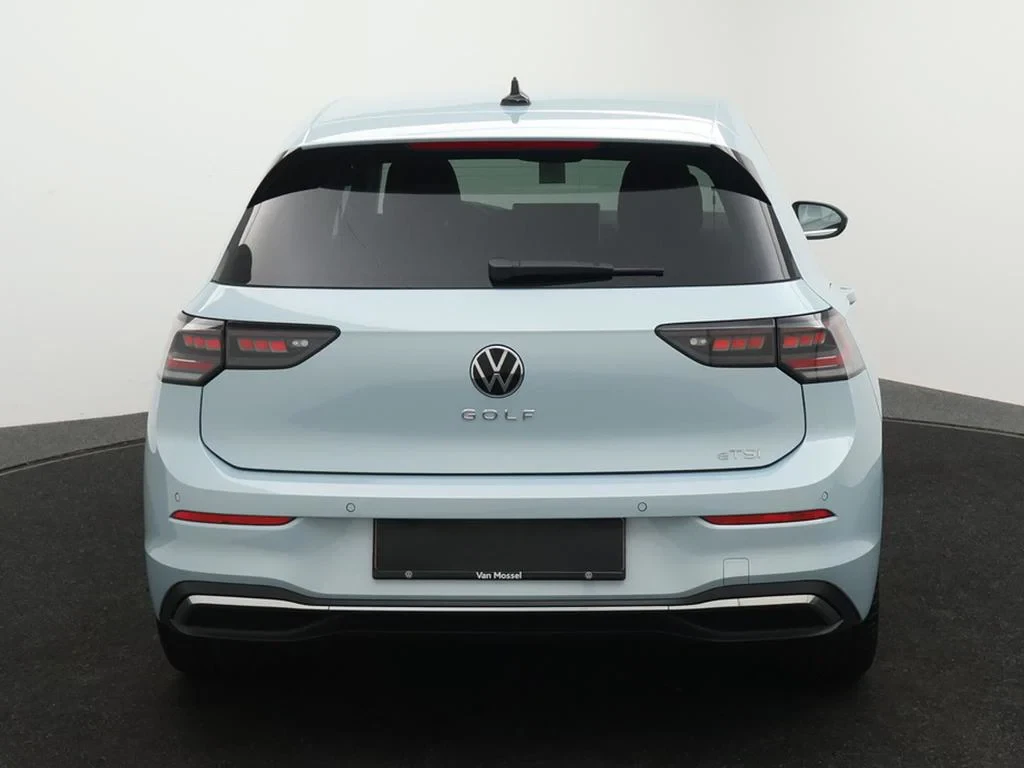 Volkswagen-Golf-image-6