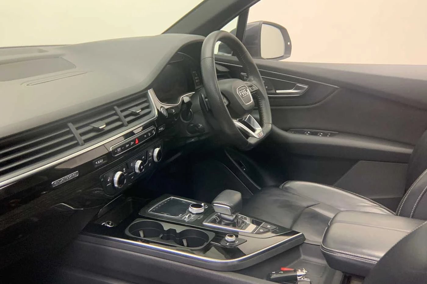 Audi-Q7-image-1