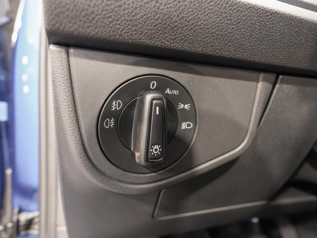 Volkswagen Polo 1,0 l TSI 5-Gang Style WR NAVI IQDrive-Paket