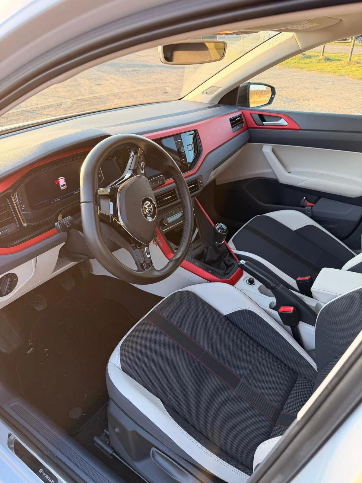 Volkswagen-Polo-image-7