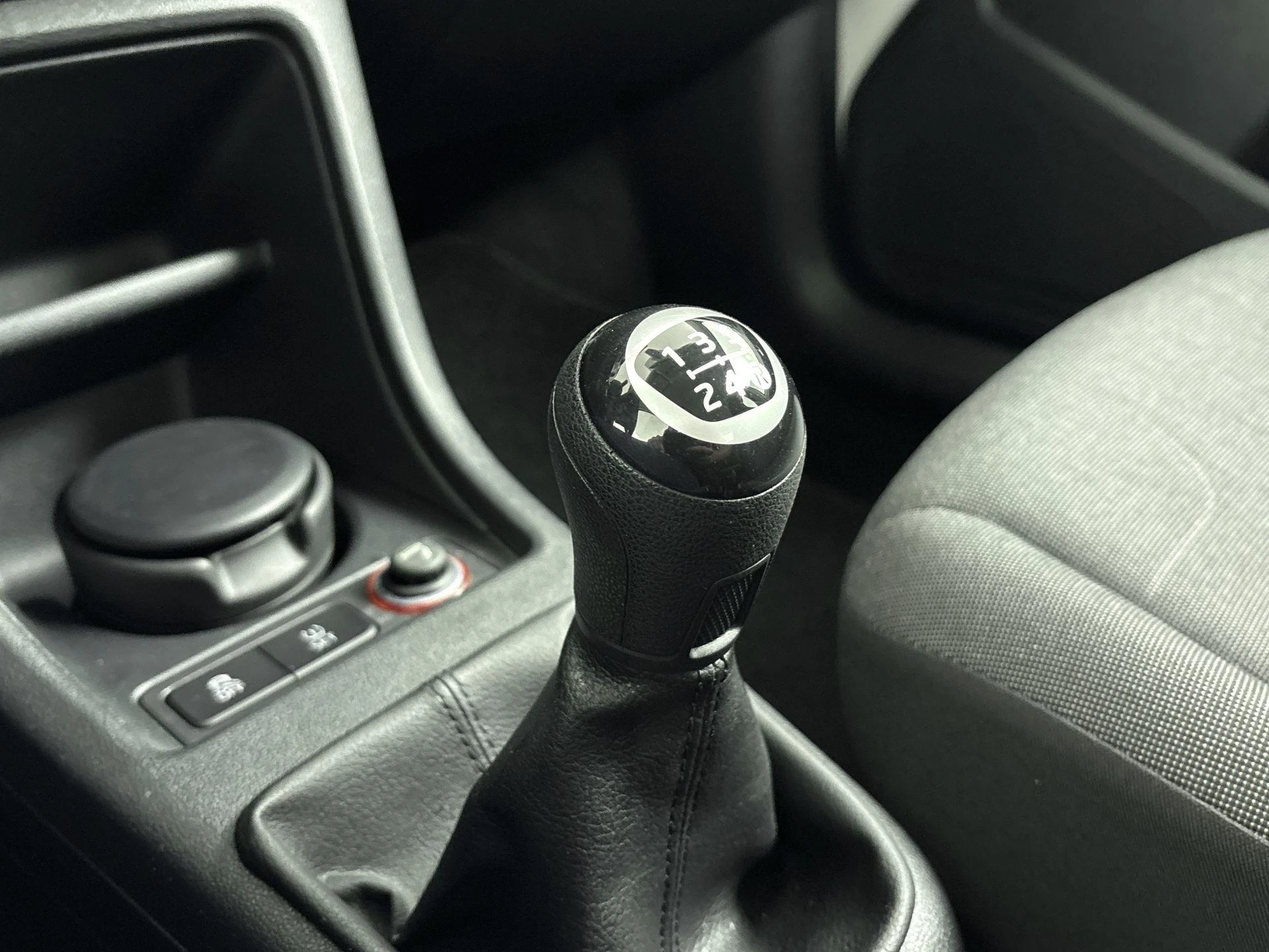 Volkswagen-up!-image-16