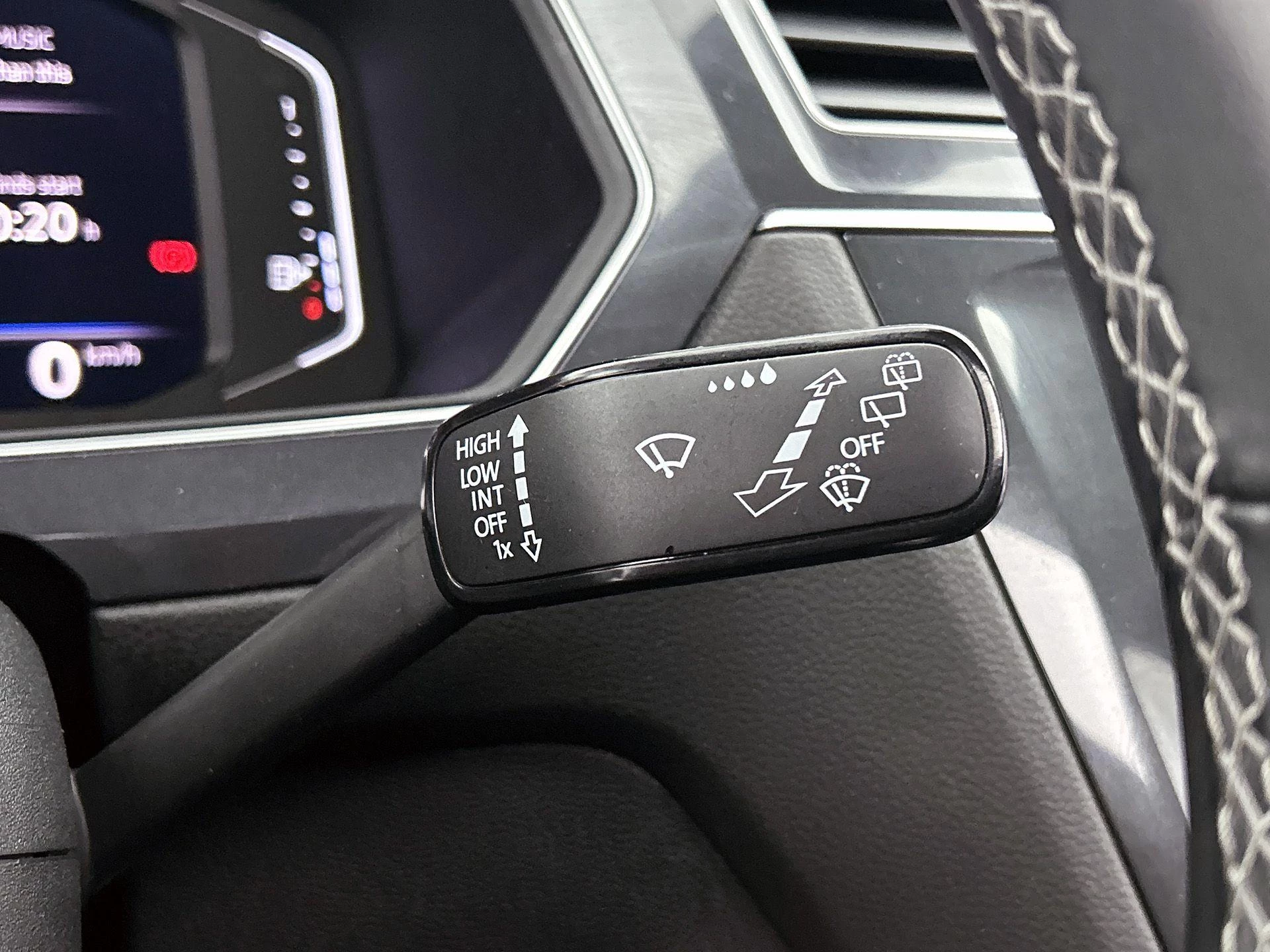 Volkswagen-Tiguan Allspace-image-10