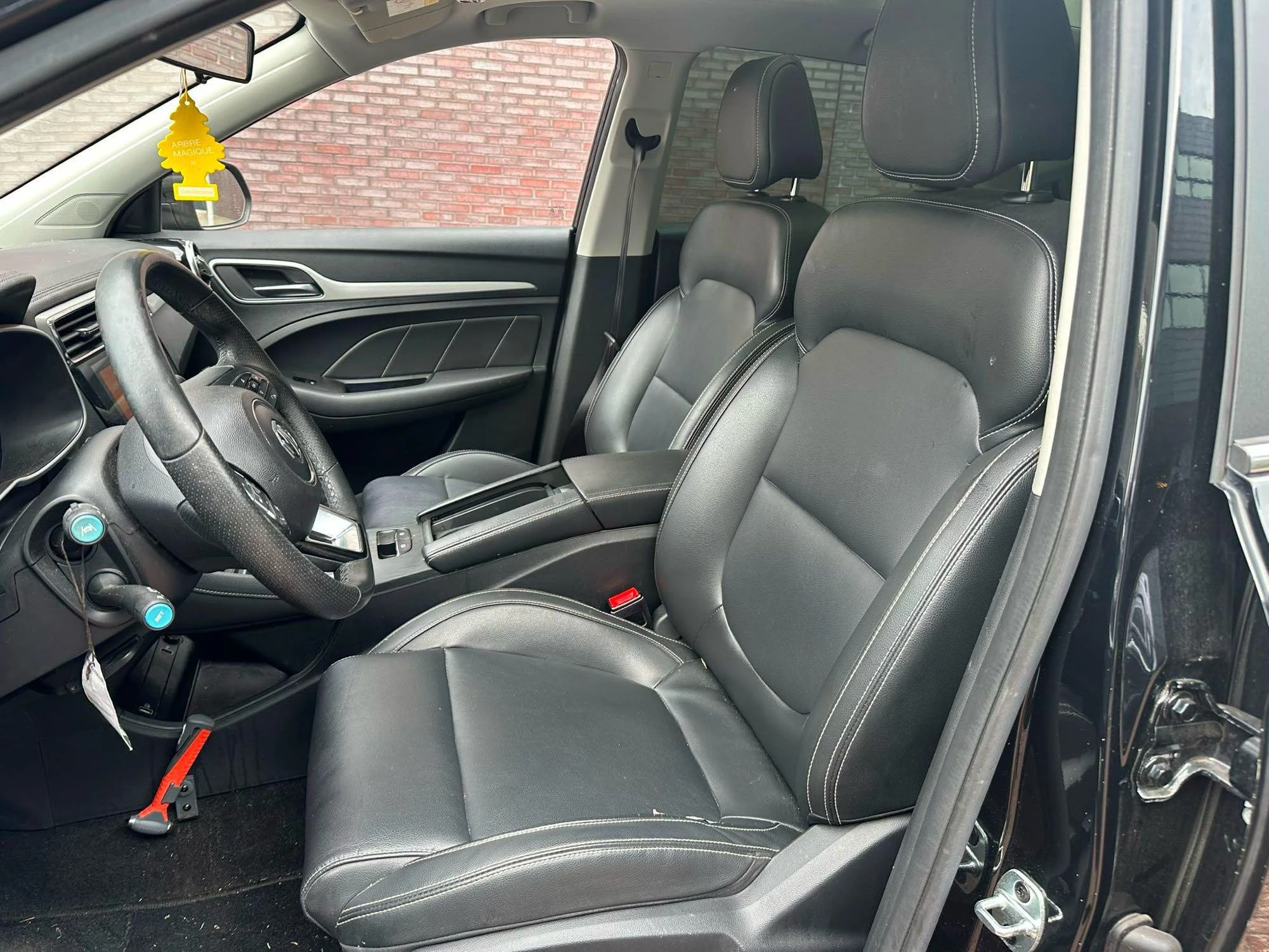 MG-ZS EV-image-9