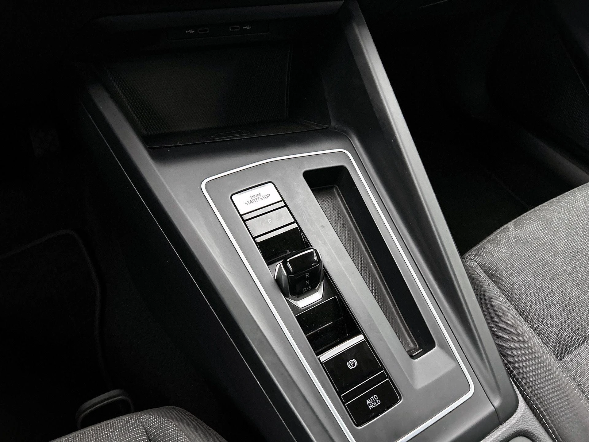 Volkswagen-Golf-image-12