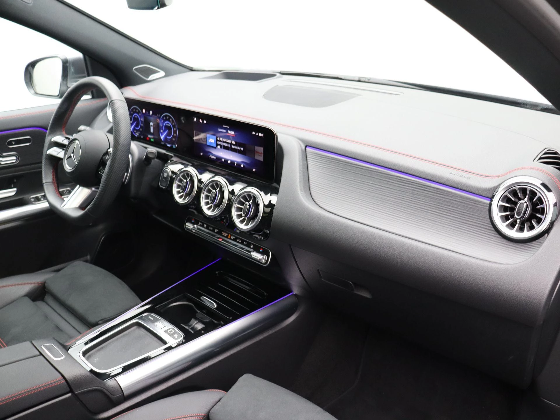 Mercedes-Benz EQA 250+ STAR EDITION + AMG + PANO DAK + BURMESTER + TREKHAAK + HEAD UP