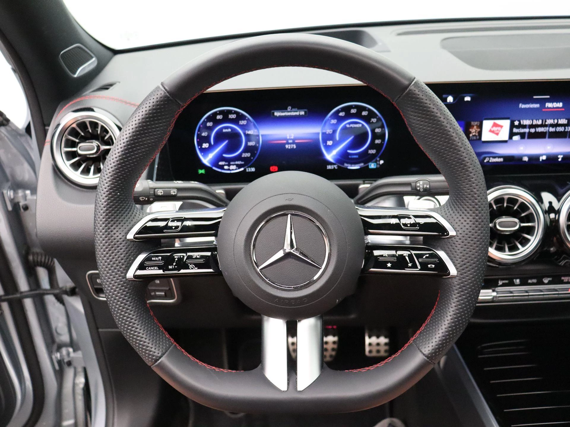 Mercedes-Benz EQB 250+ Business Star Edition + PANO DAK + BURMESTER + HEAD UP + MEMORY +