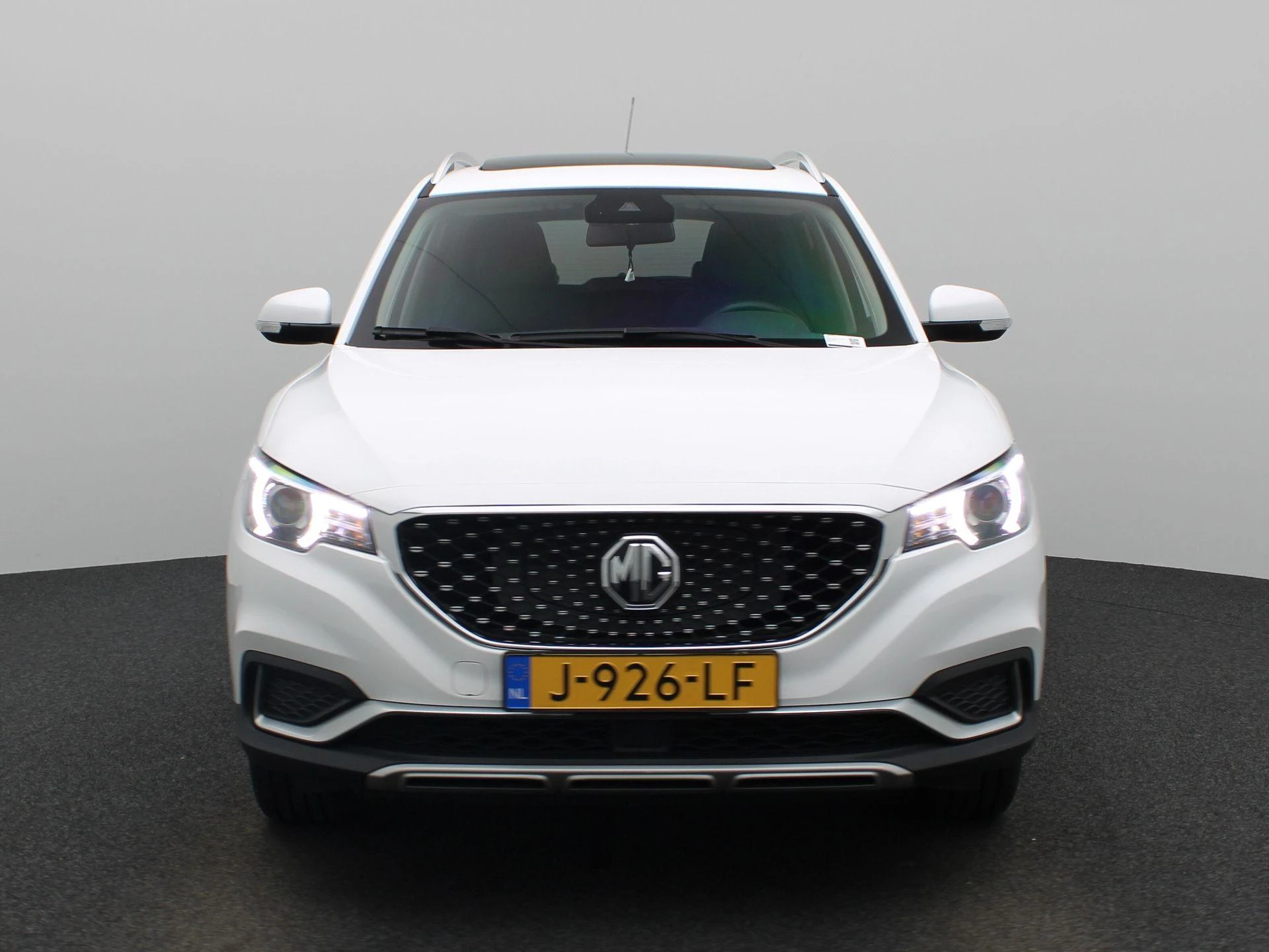 MG-ZS EV-image-2