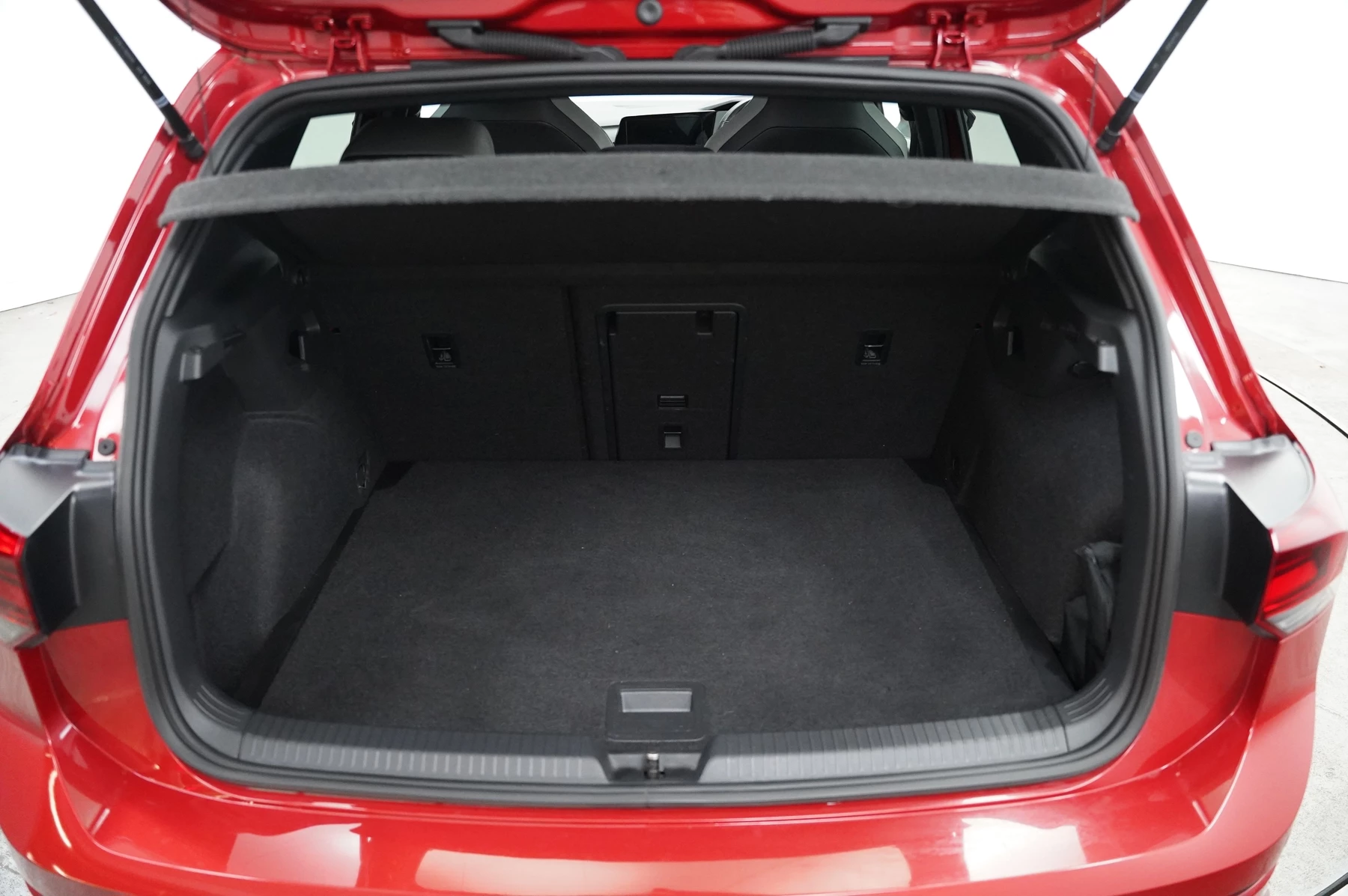 Volkswagen-Golf-image-12
