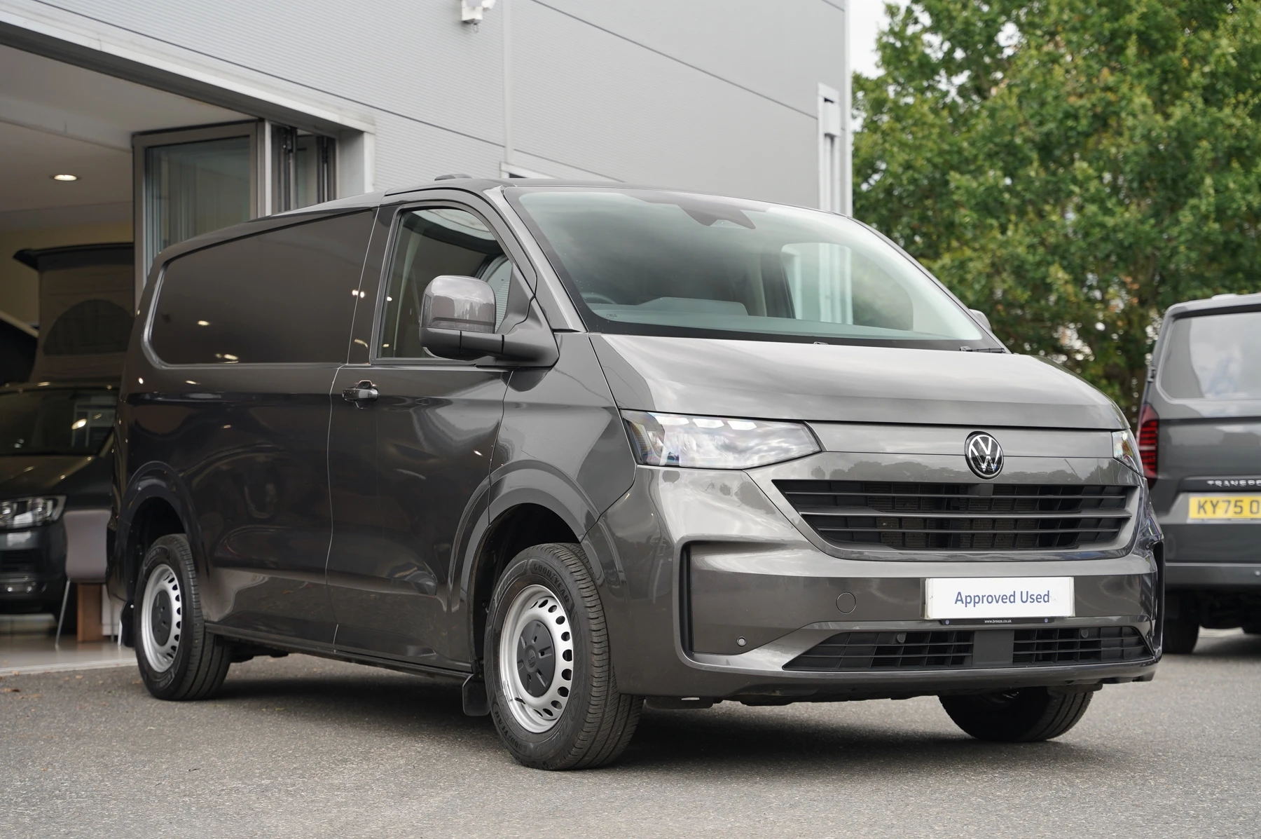 Volkswagen-Transporter-image-0