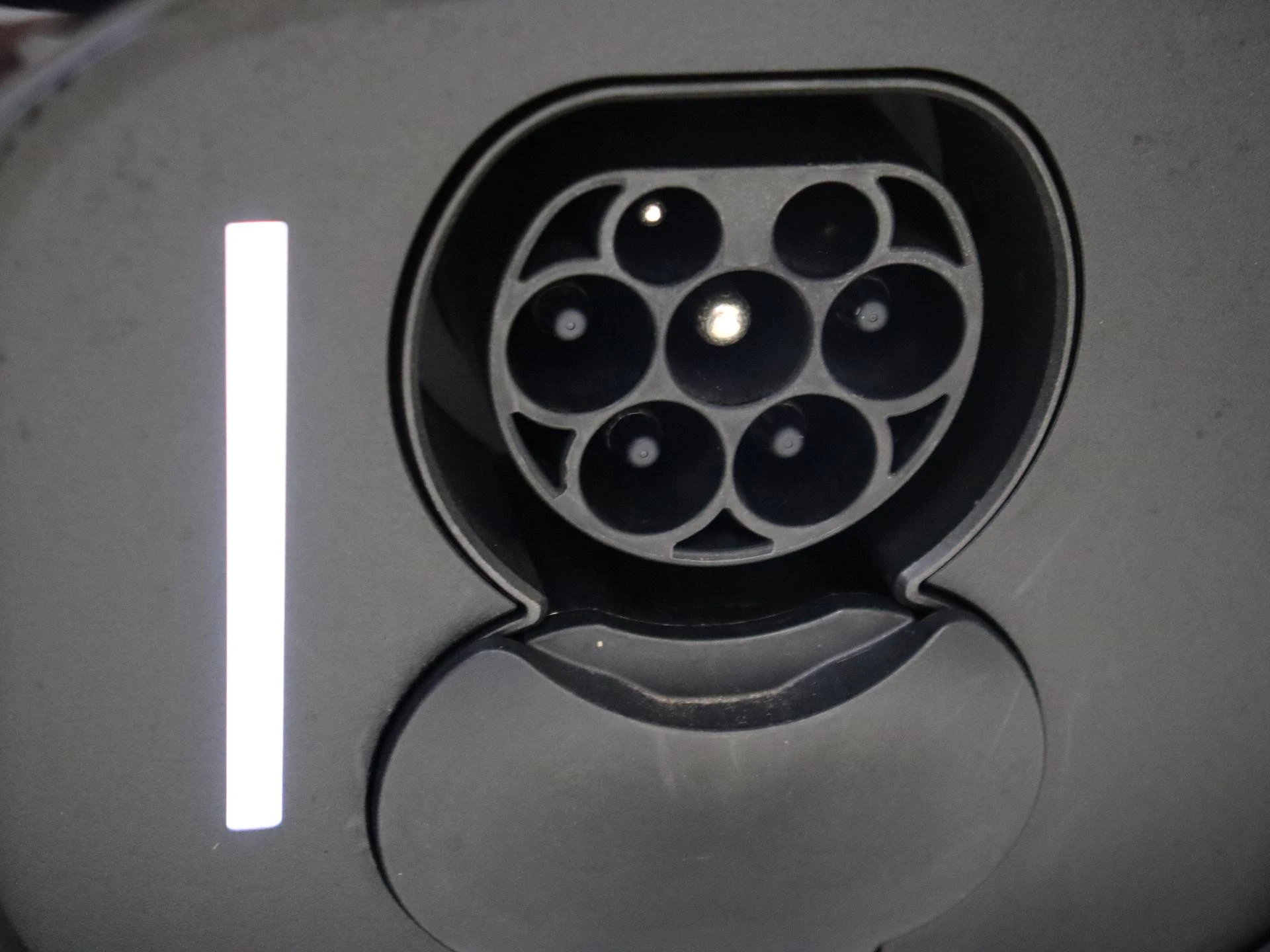 Mercedes-Benz-EQE-image-30