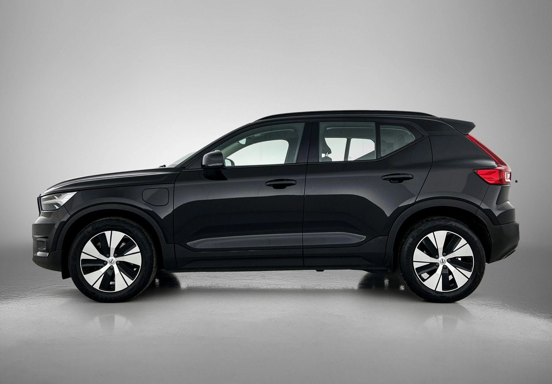 Volvo-XC40-image-1
