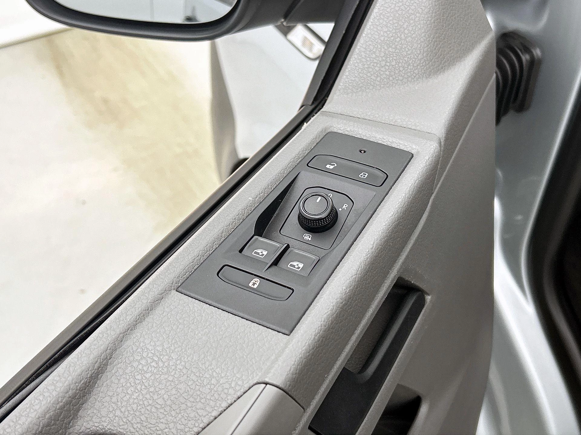 Volkswagen Transporter 2.0 TDI L2H1 Comfortline 110PK