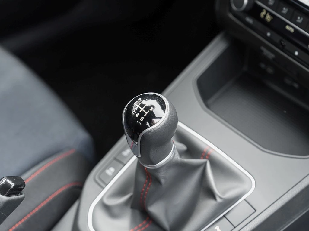 SEAT Ibiza 1.0 TSI FR Pro Black Edition *LED*Navi*Kamera*PDC*18" Performance*Digi-Cockpit*