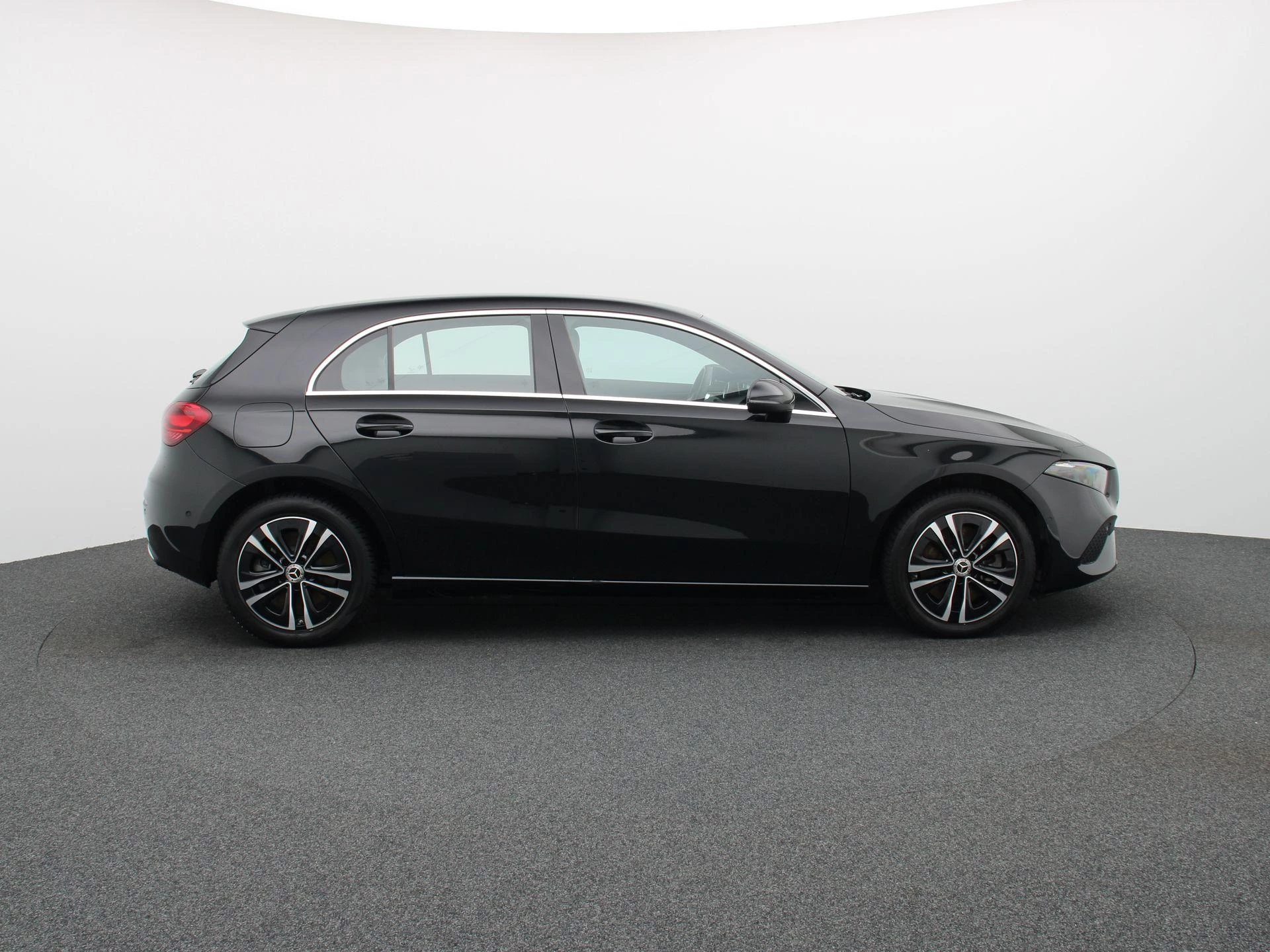 Mercedes-Benz Classe A 250 e Business Solution + CARPLAY + LED + CAMERA +
