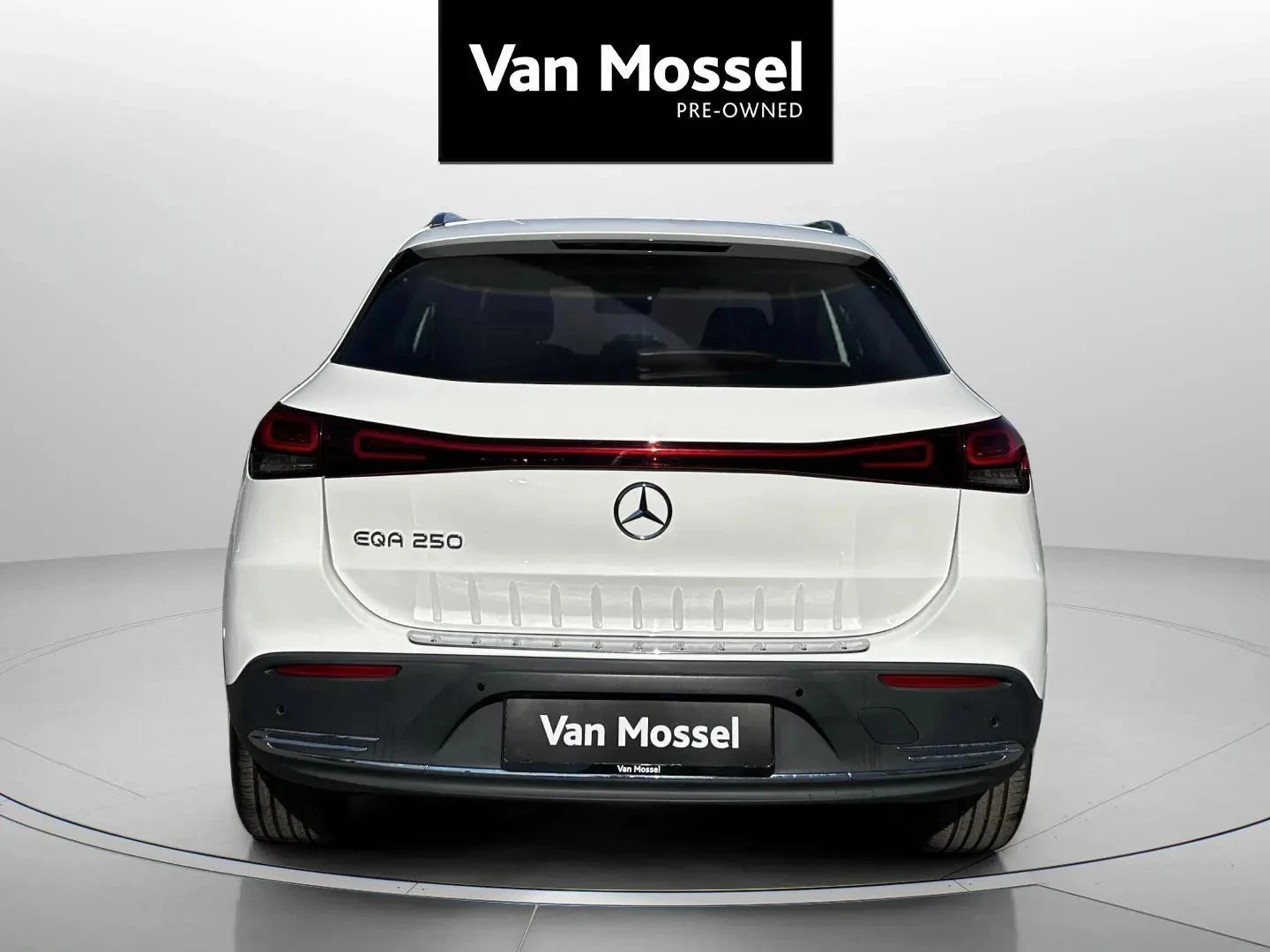 Mercedes-Benz-EQA-image-5