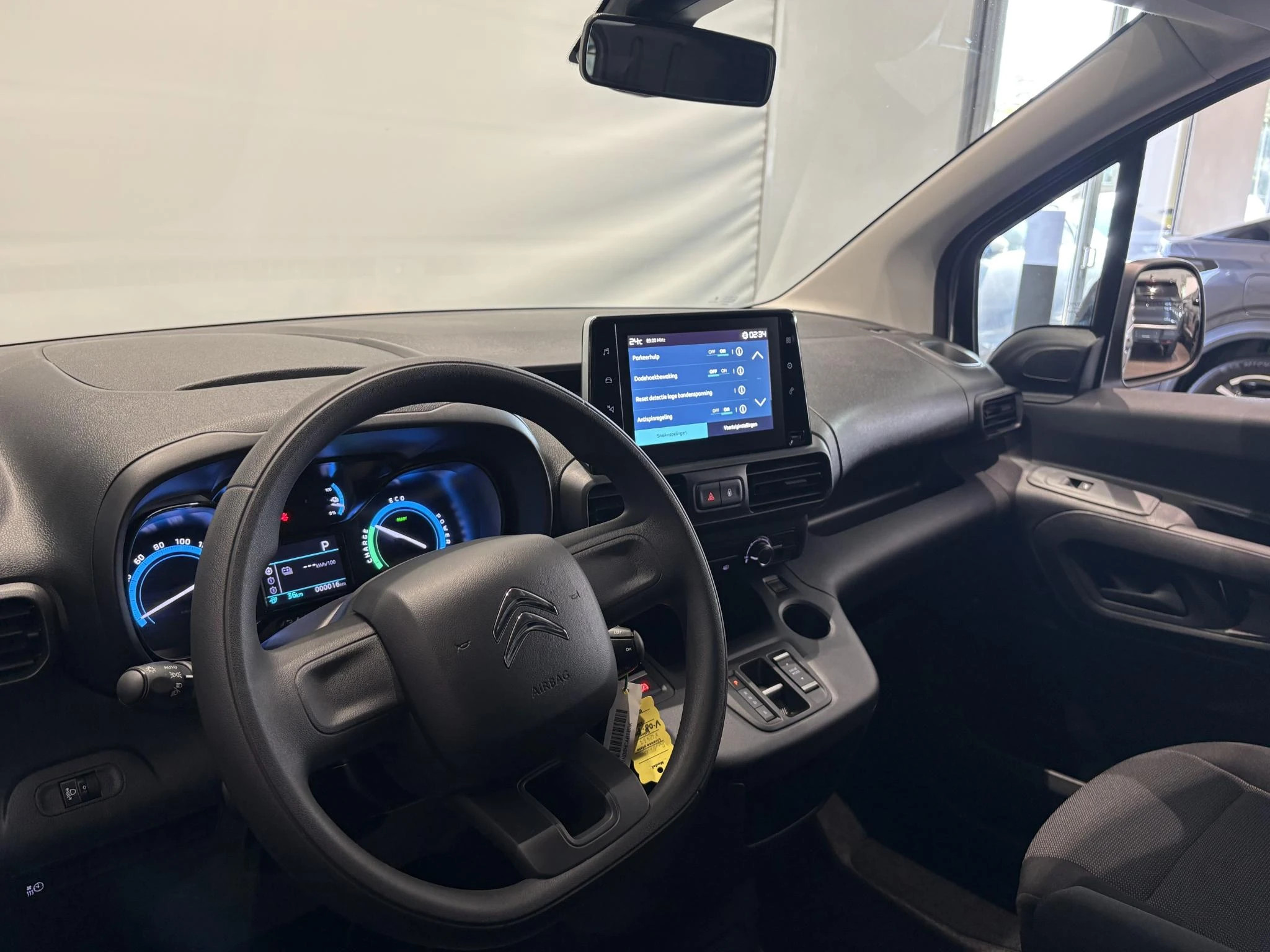 Citroën-ë-Berlingo-image-11