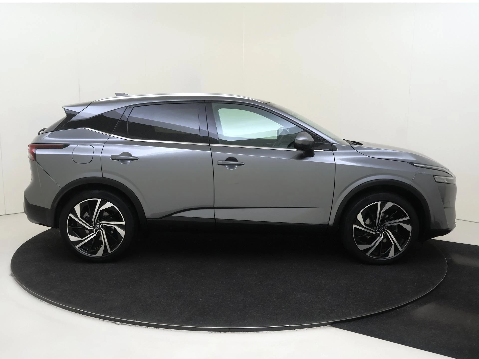 Nissan-QASHQAI-image-8