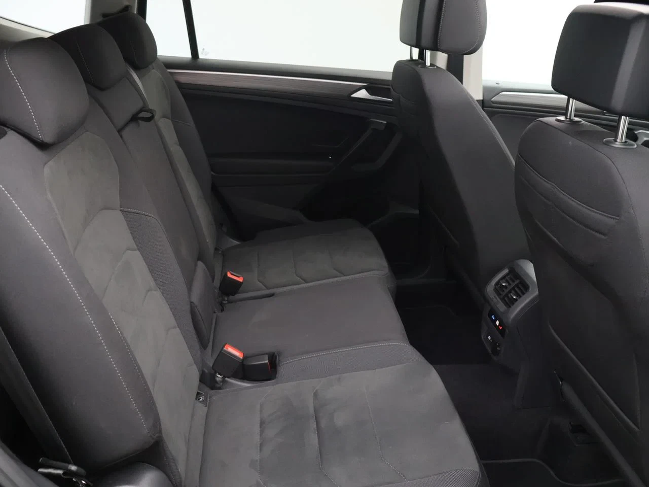 Volkswagen-Tiguan Allspace-image-3