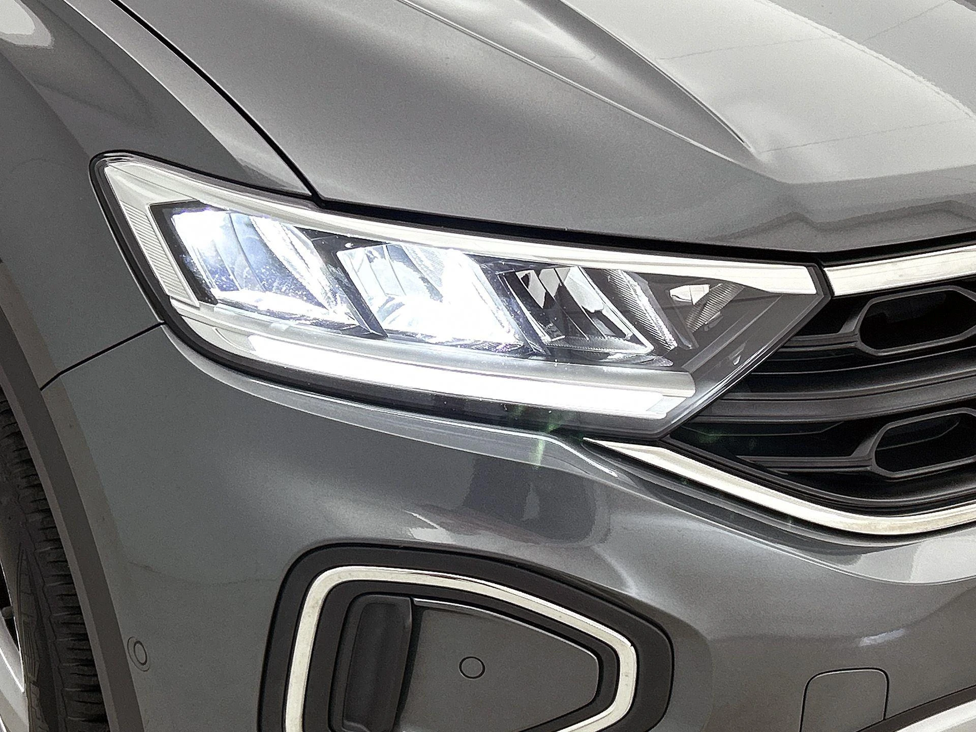 Volkswagen-T-Roc-image-26
