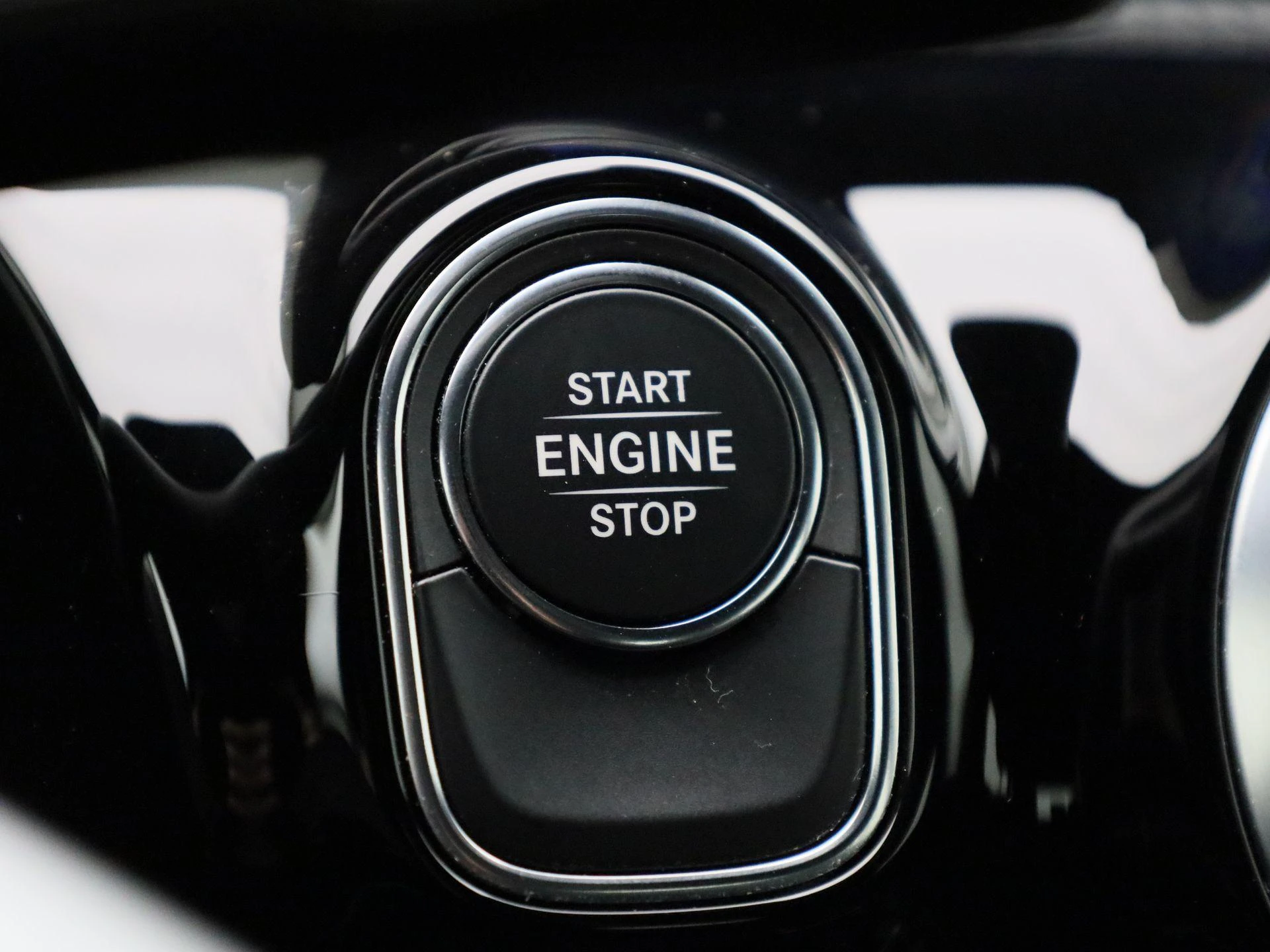 Mercedes-Benz-CLA-image-22